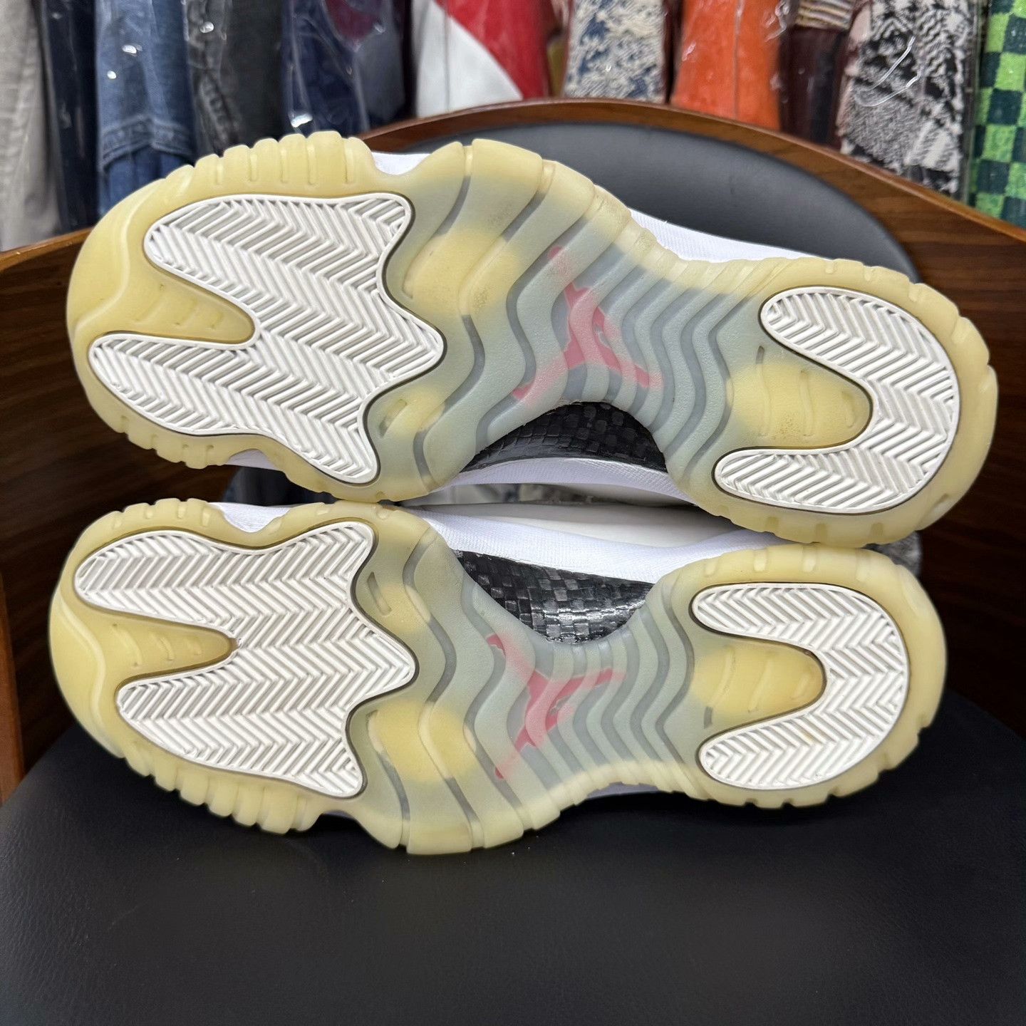 Nike Nike AJ11 Lowtop Sneakers 42.5 Men Size US 9.5 / EU 42-43 - 9 Thumbnail
