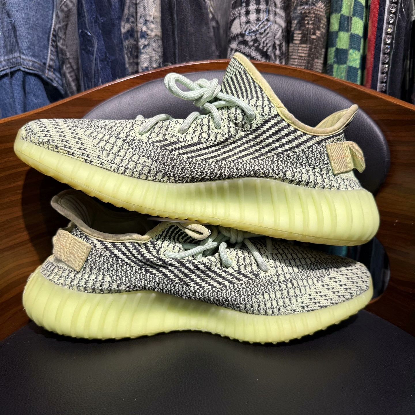 Yeezy Yeezy Green Lowtop Sneakers 44 Men Size US 10.5 / EU 43-44 - 7 Thumbnail