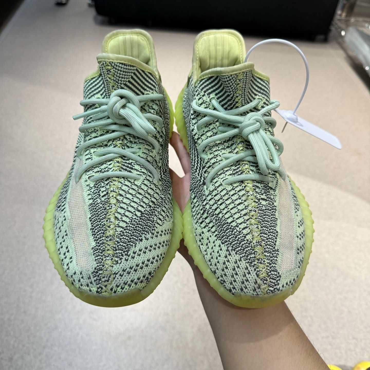 Yeezy Yeezy Green Lowtop Sneakers 44 Men Size US 10.5 / EU 43-44 - 5 Thumbnail