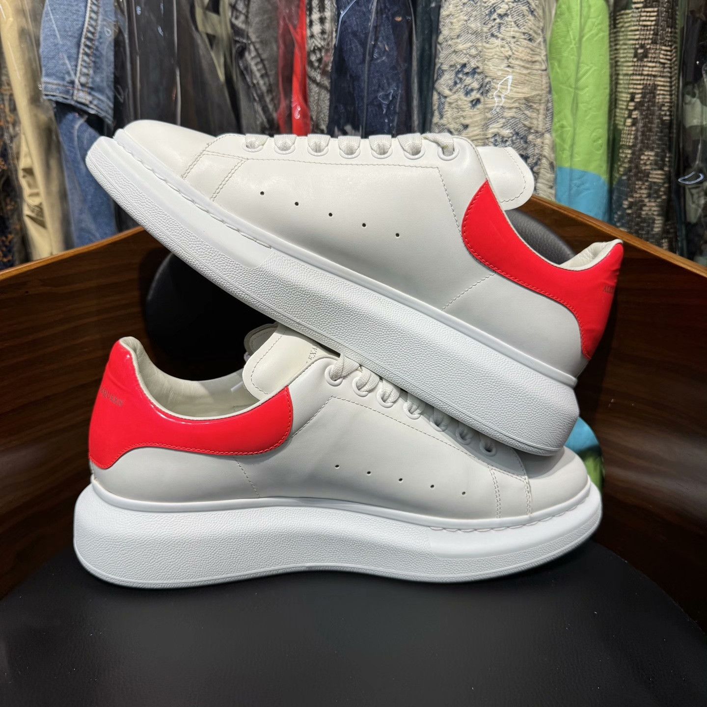 Alexander McQueen Alexander McQueen Pink Lowtop Sneakers 44 Men Size US 10.5 / EU 43-44 - 7 Thumbnail