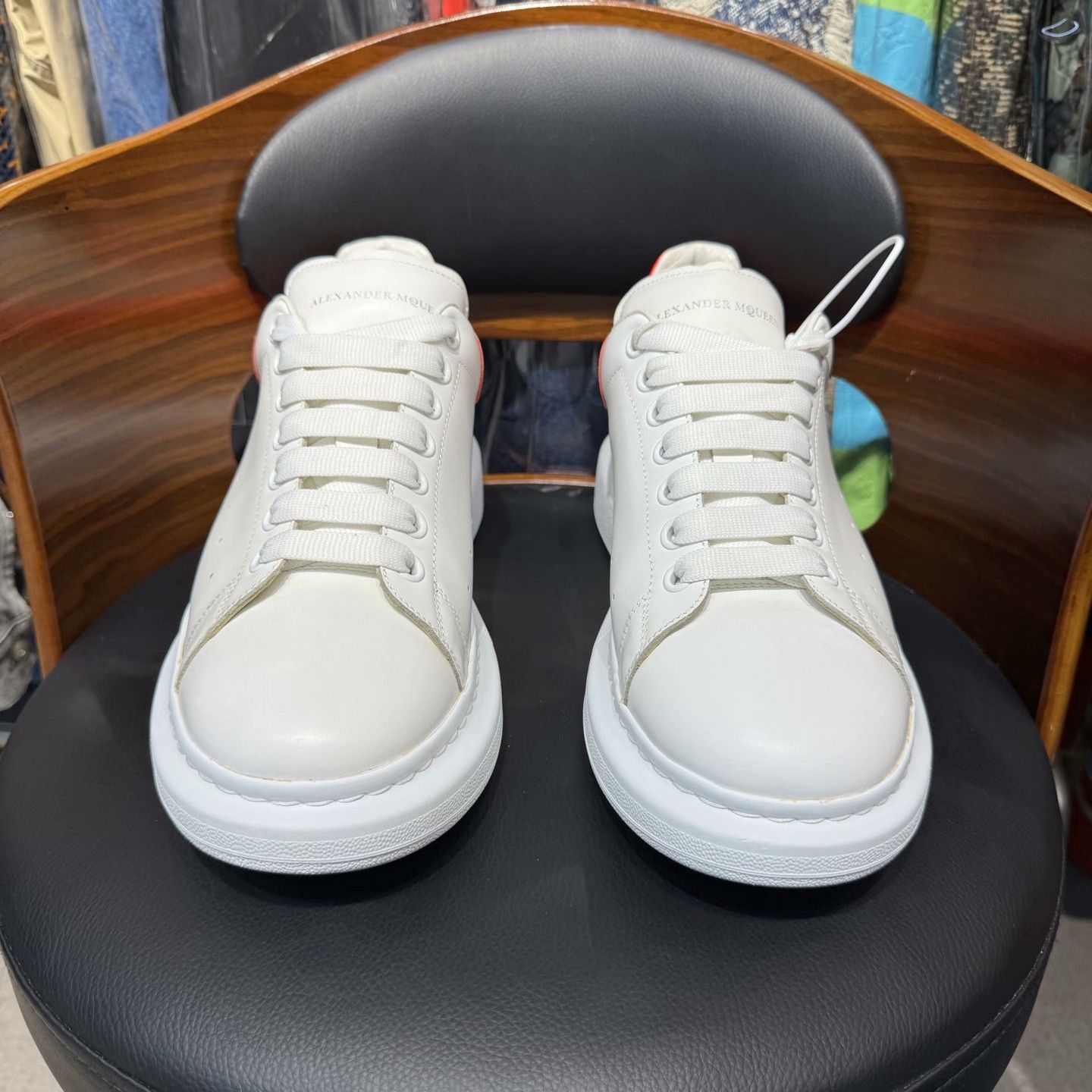 Alexander McQueen Alexander McQueen Pink Lowtop Sneakers 44 Men Size US 10.5 / EU 43-44 - 2 Thumbnail
