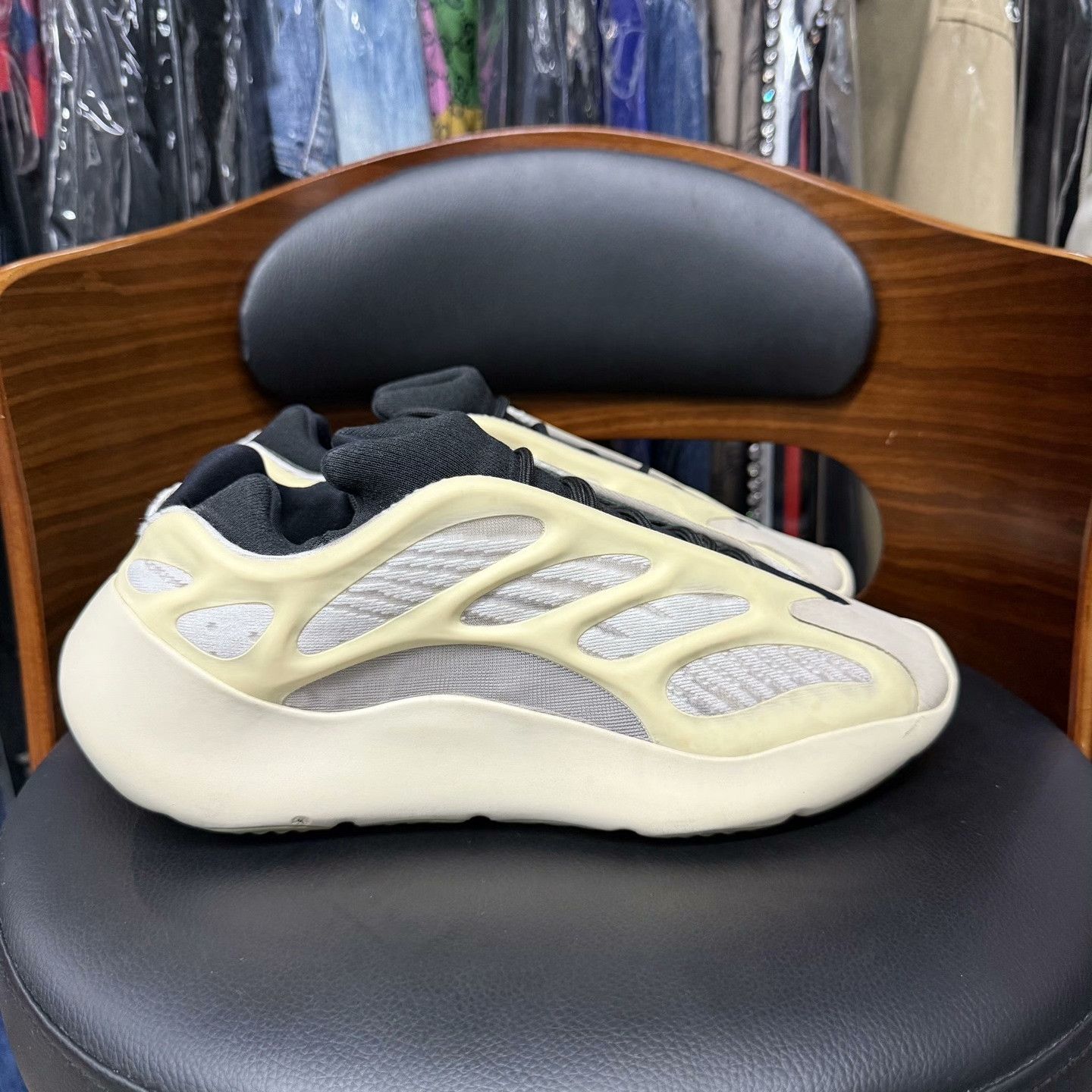 Yeezy Yeezy Lowtop Sneakers 43 Men Size US 10 / EU 43 - 4 Thumbnail