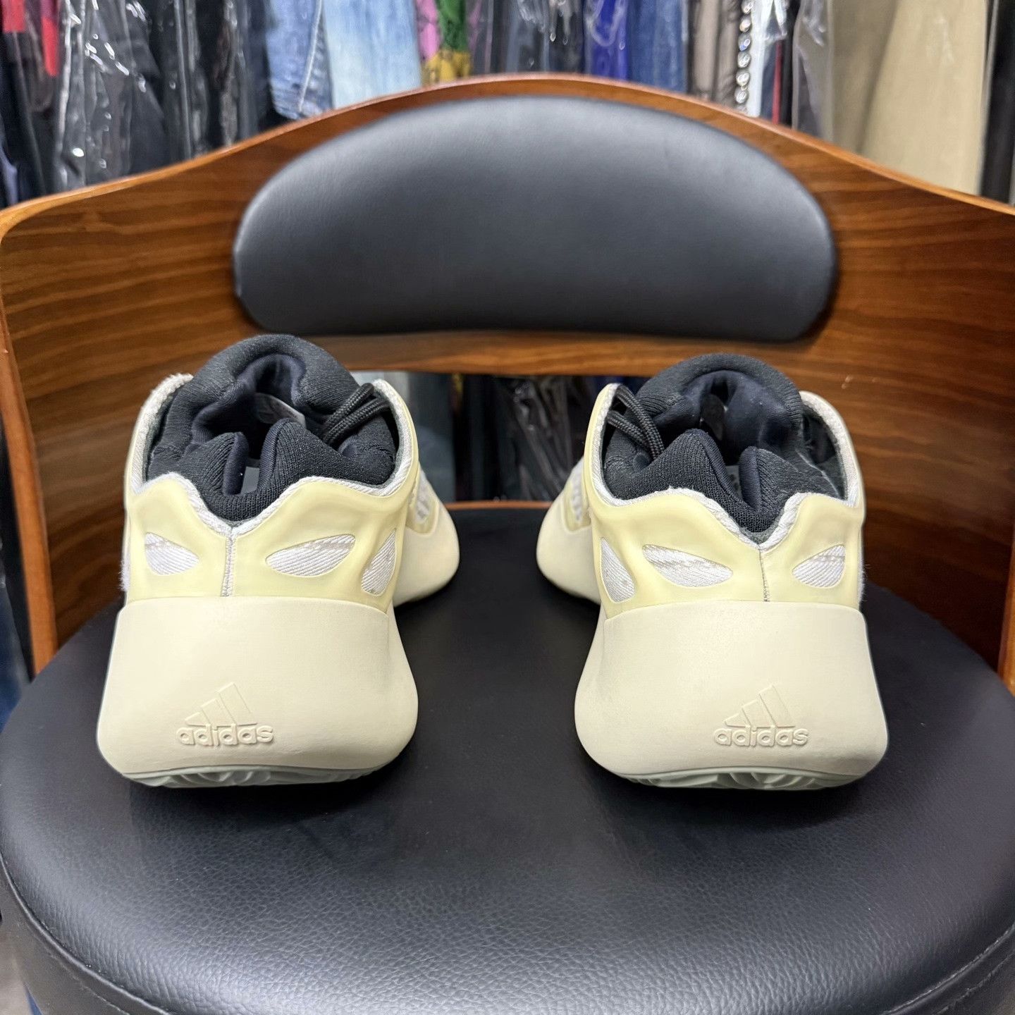 Yeezy Yeezy Lowtop Sneakers 43 Men Size US 10 / EU 43 - 3 Thumbnail