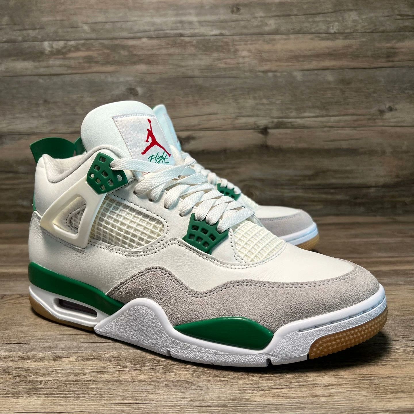 Nike Nike AJ4 Collab Green Lowtop Sneakers 43 Men Size US 10 / EU 43 - 2 Thumbnail