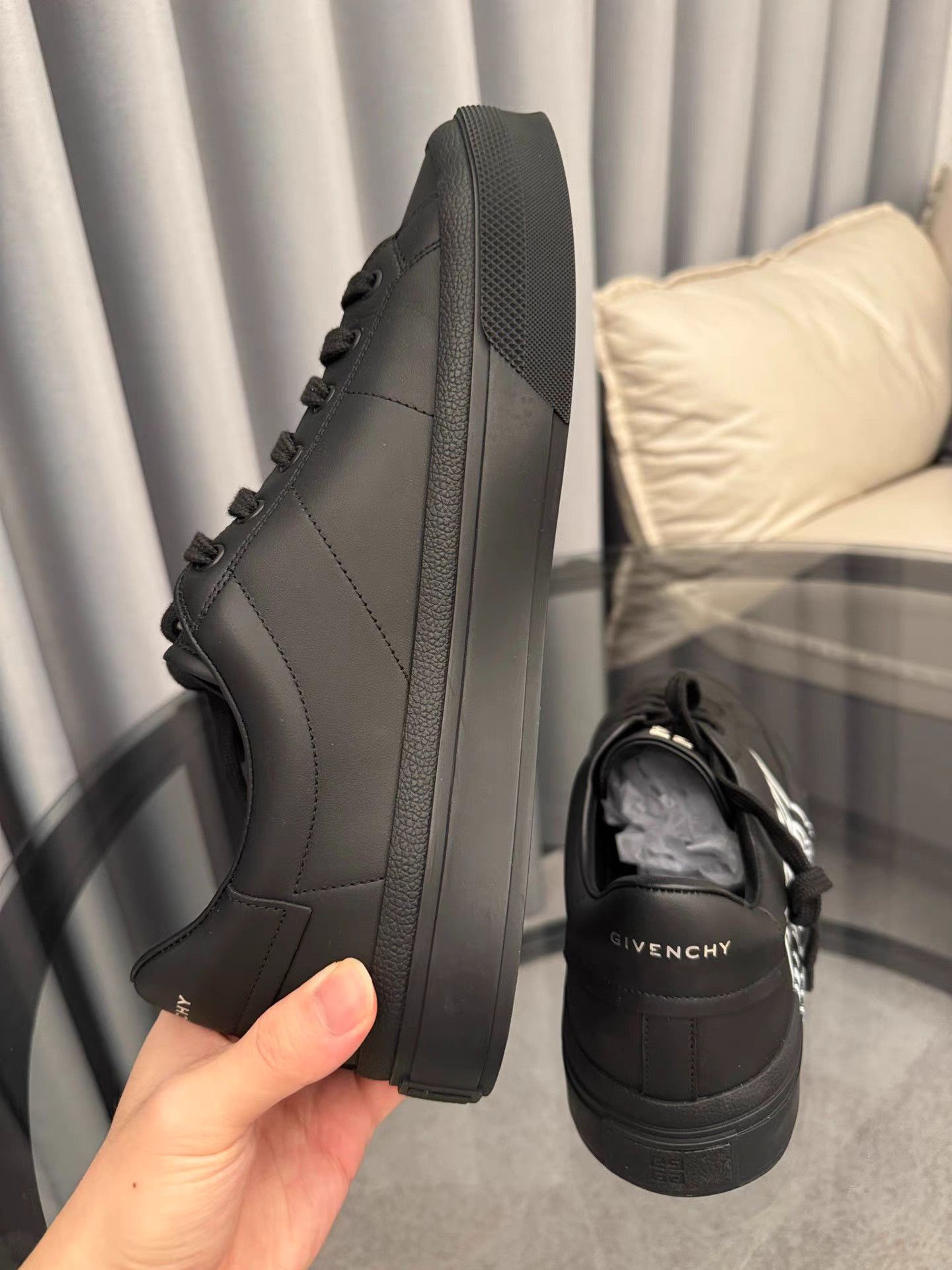 Givenchy Black Low-Top Sneakers Size US 9 / EU 42 - 4 Thumbnail