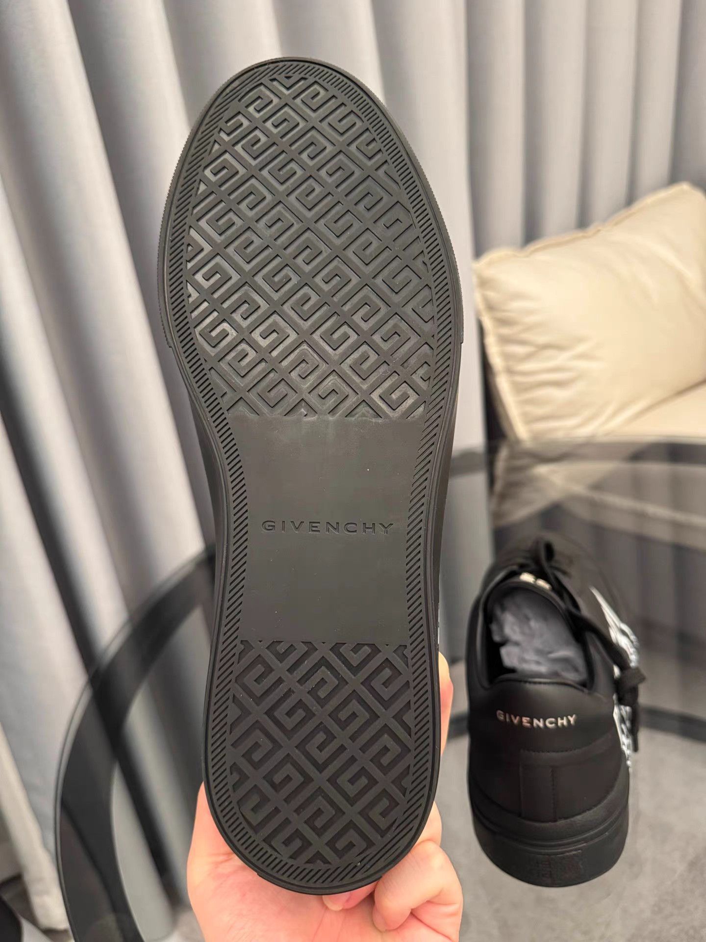 Givenchy Black Low-Top Sneakers Size US 9 / EU 42 - 5 Thumbnail