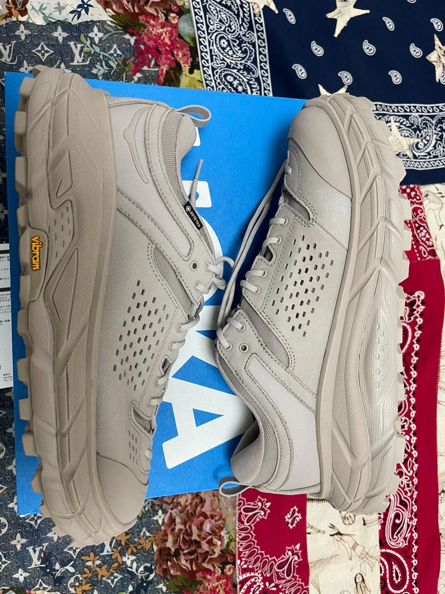 Hoka Hoka One One Tor Ultra Low Size US 11 / EU 44 - 2 Thumbnail
