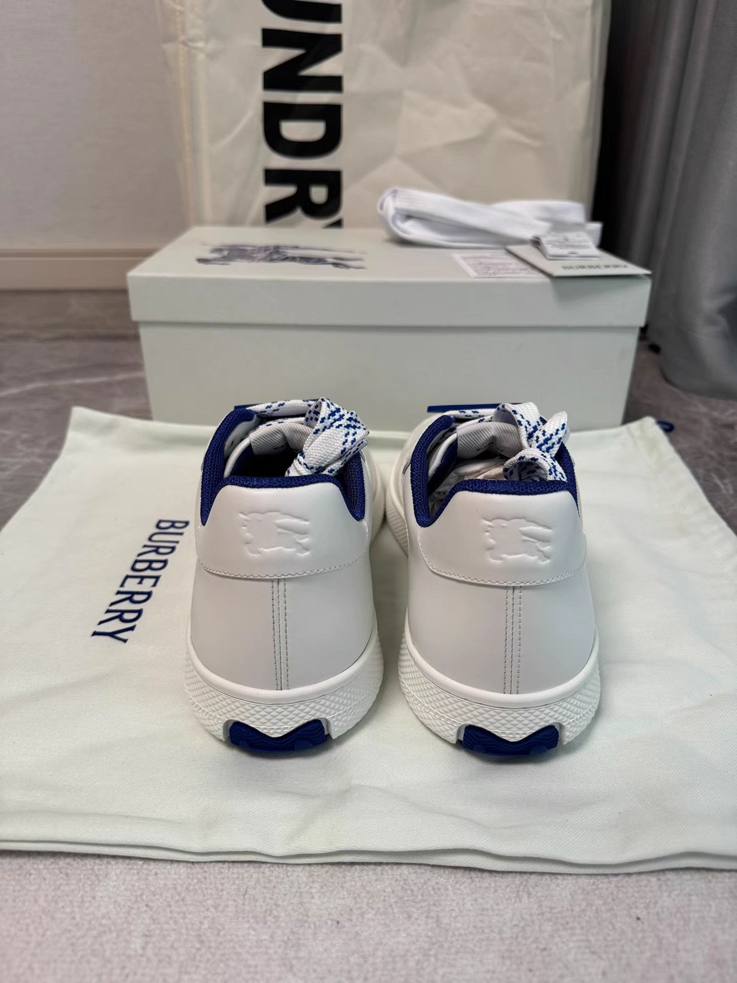 Burberry White Low-Top Sneakers Size 8 Size US 8 / EU 41 - 4 Thumbnail