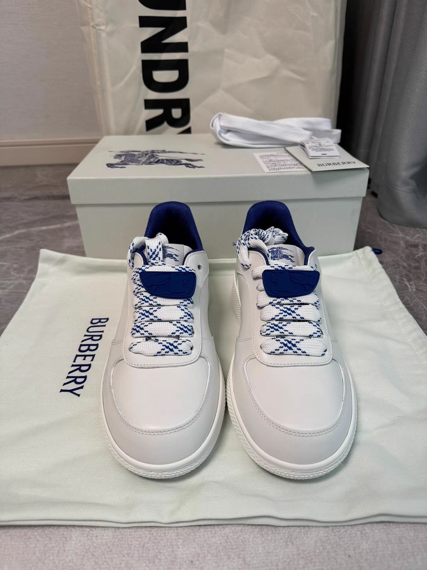 Burberry White Low-Top Sneakers Size 8 Size US 8 / EU 41 - 2 Thumbnail