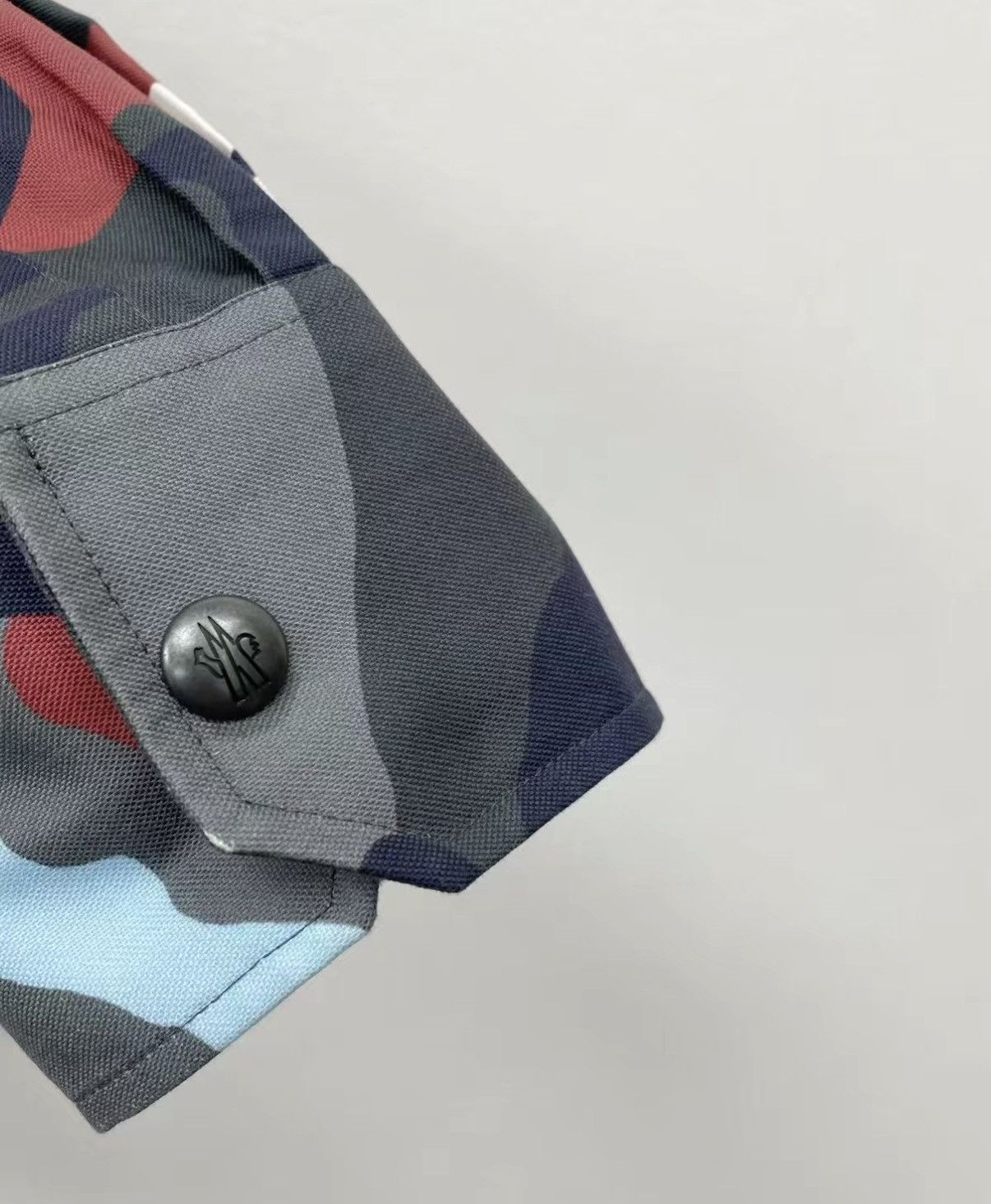Moncler Multi Camouflage Long Sleeve Button-Up Shirt Size US XS / EU 42 / 0 - 7 Thumbnail