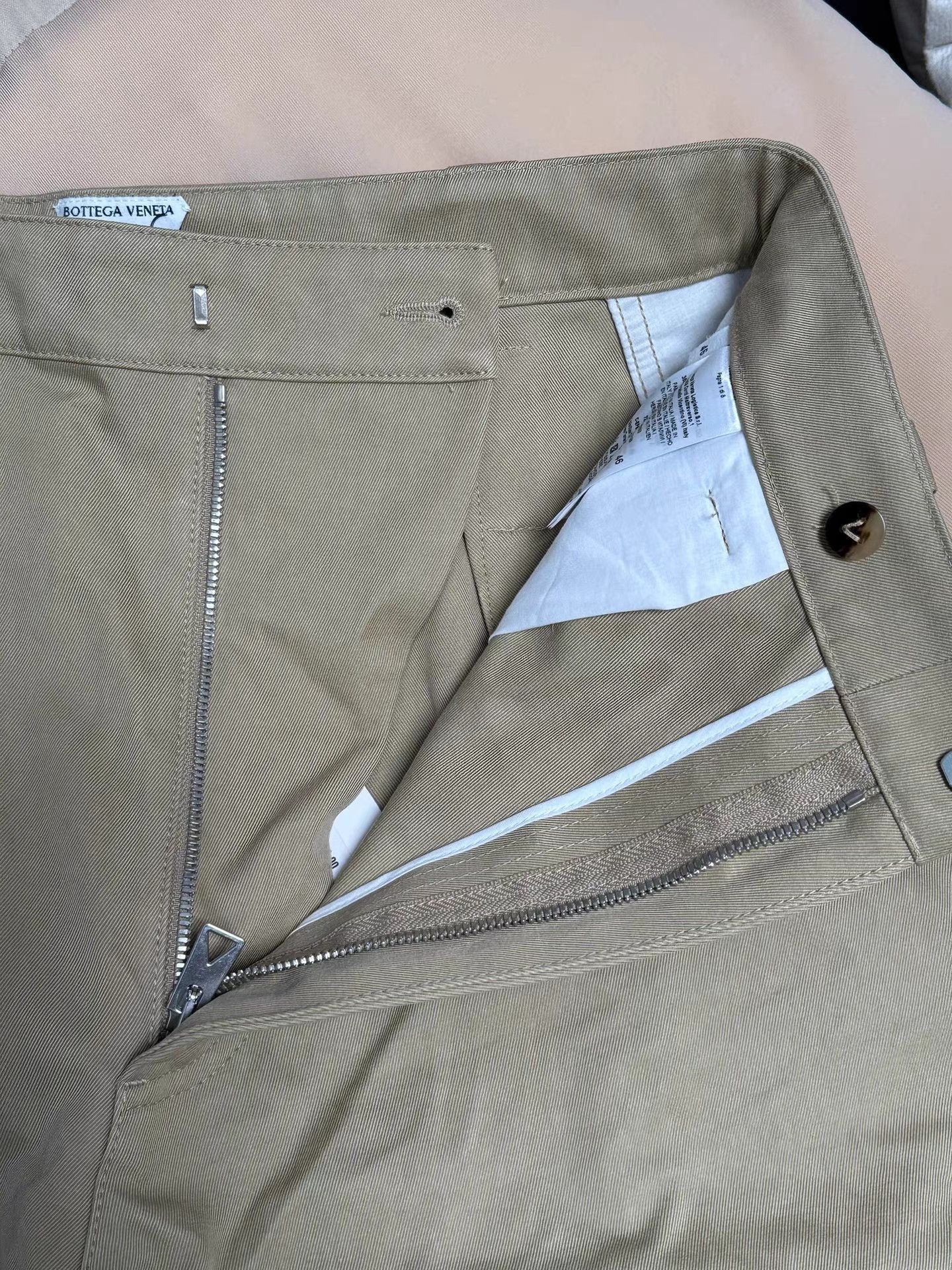 Bottega Veneta Beige Casual Shorts Size 30 Size US 30 / EU 46 - 2 Thumbnail
