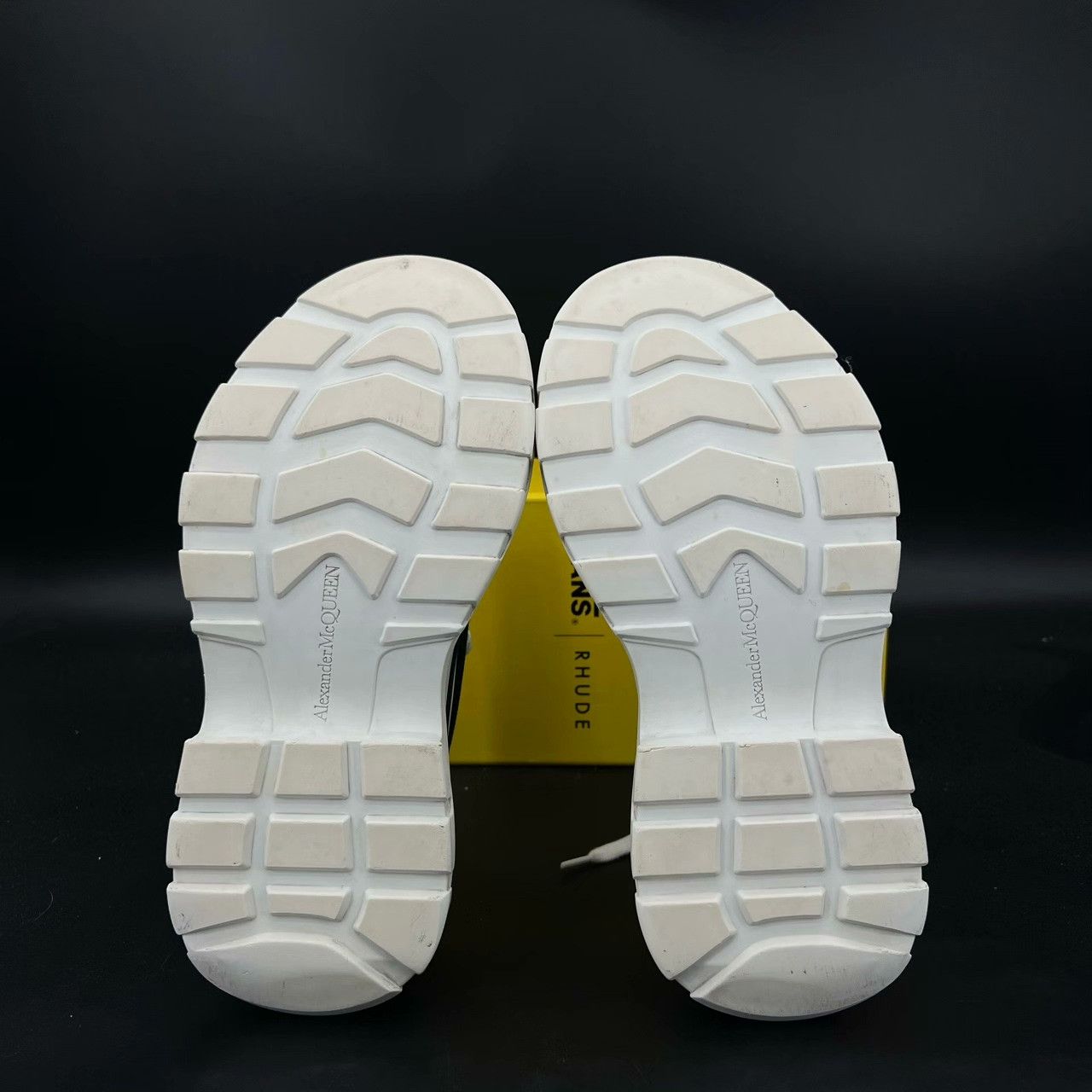 Alexander McQueen Alexander McQueen Black Lowtop Sneakers 36 Women Size US 6 / IT 36 - 7 Thumbnail