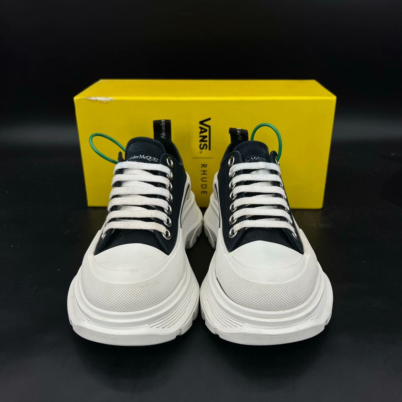 Alexander McQueen Alexander McQueen Black Lowtop Sneakers 36 Women Size US 6 / IT 36 - 4 Thumbnail