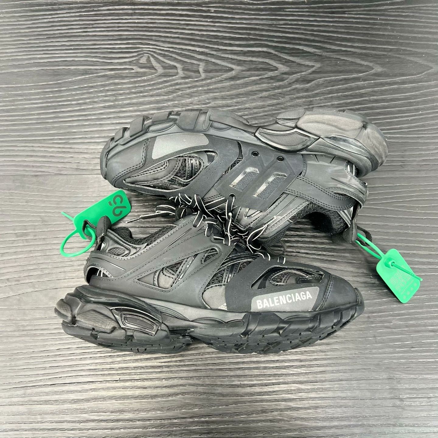 Balenciaga Balenciaga Black Lowtop Sneakers 37 Women Size US 6.5 / IT 36.5 - 4 Thumbnail