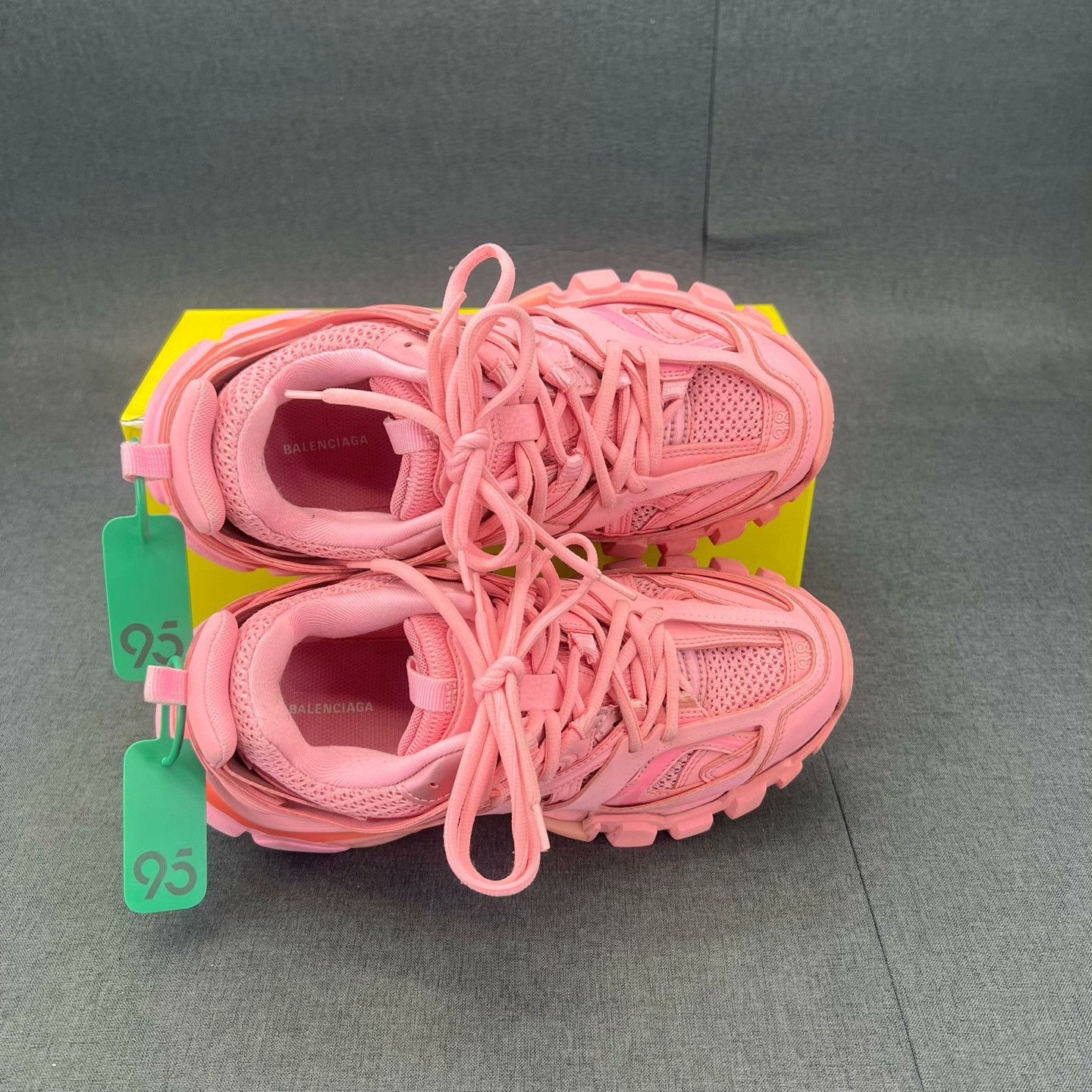 Balenciaga Balenciaga Pink Lowtop Sneakers 38 Women Size US 7.5 / IT 37.5 - 6 Thumbnail