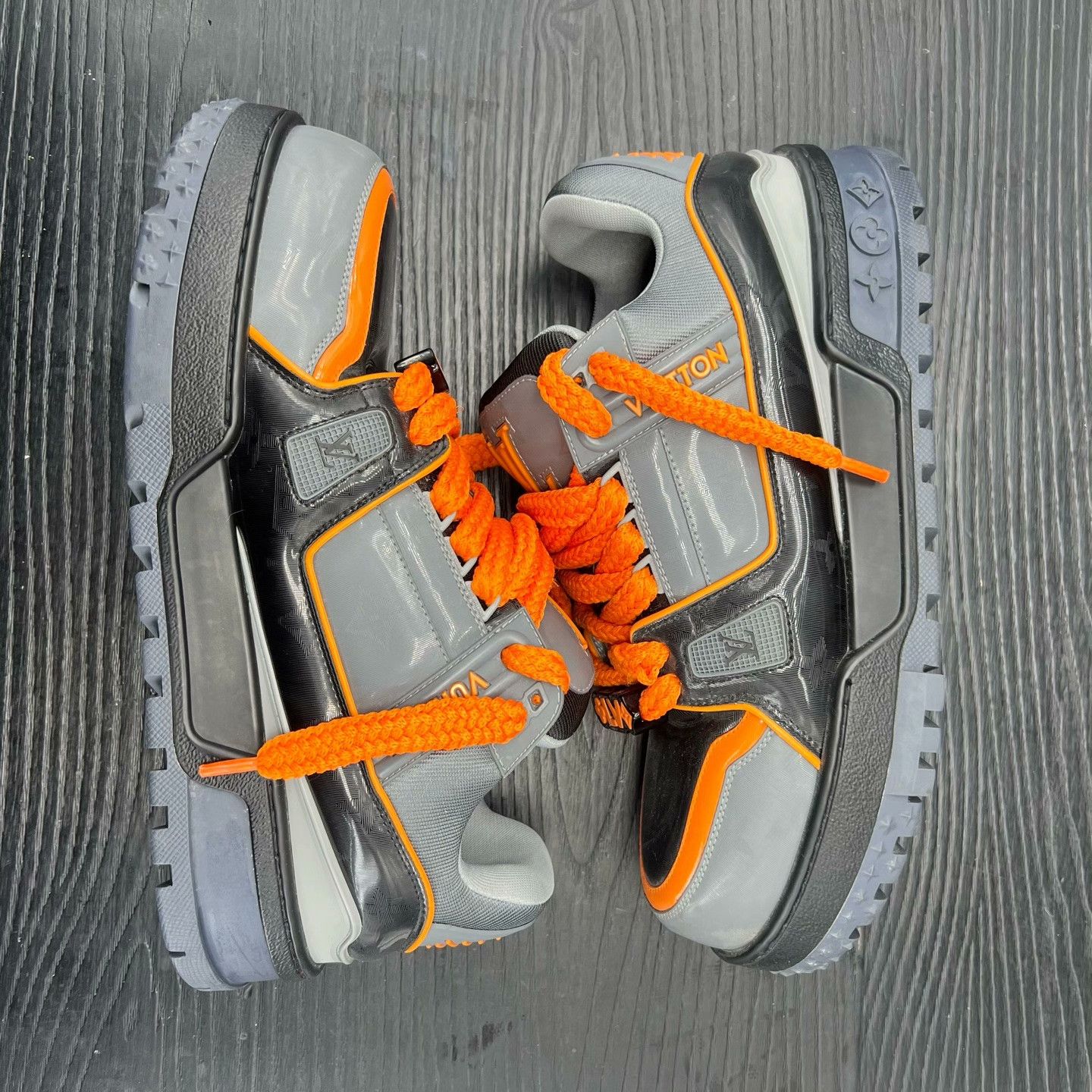 Louis Vuitton Louis Vuitton Training Orange Lowtop Sneakers 43 Men Size US 10 / EU 43 - 2 Thumbnail