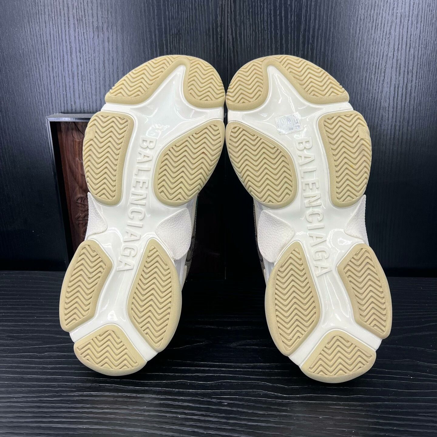 Balenciaga Balenciaga Collab Brown Lowtop Sneakers 41 Men Size US 8.5 / EU 41-42 - 5 Thumbnail