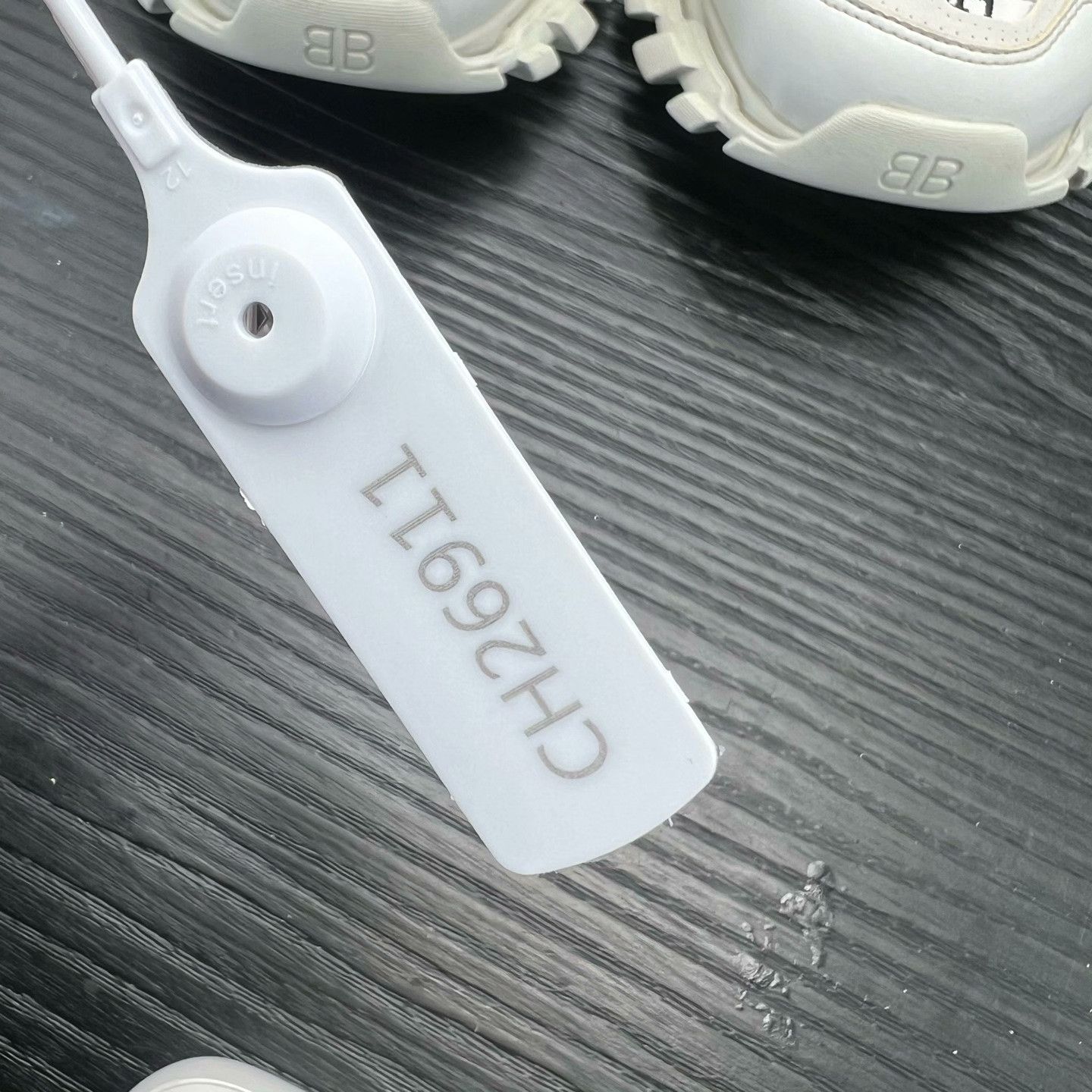 Balenciaga Balenciaga White Lowtop Sneakers 41 Men Size US 8.5 / EU 41-42 - 9 Thumbnail