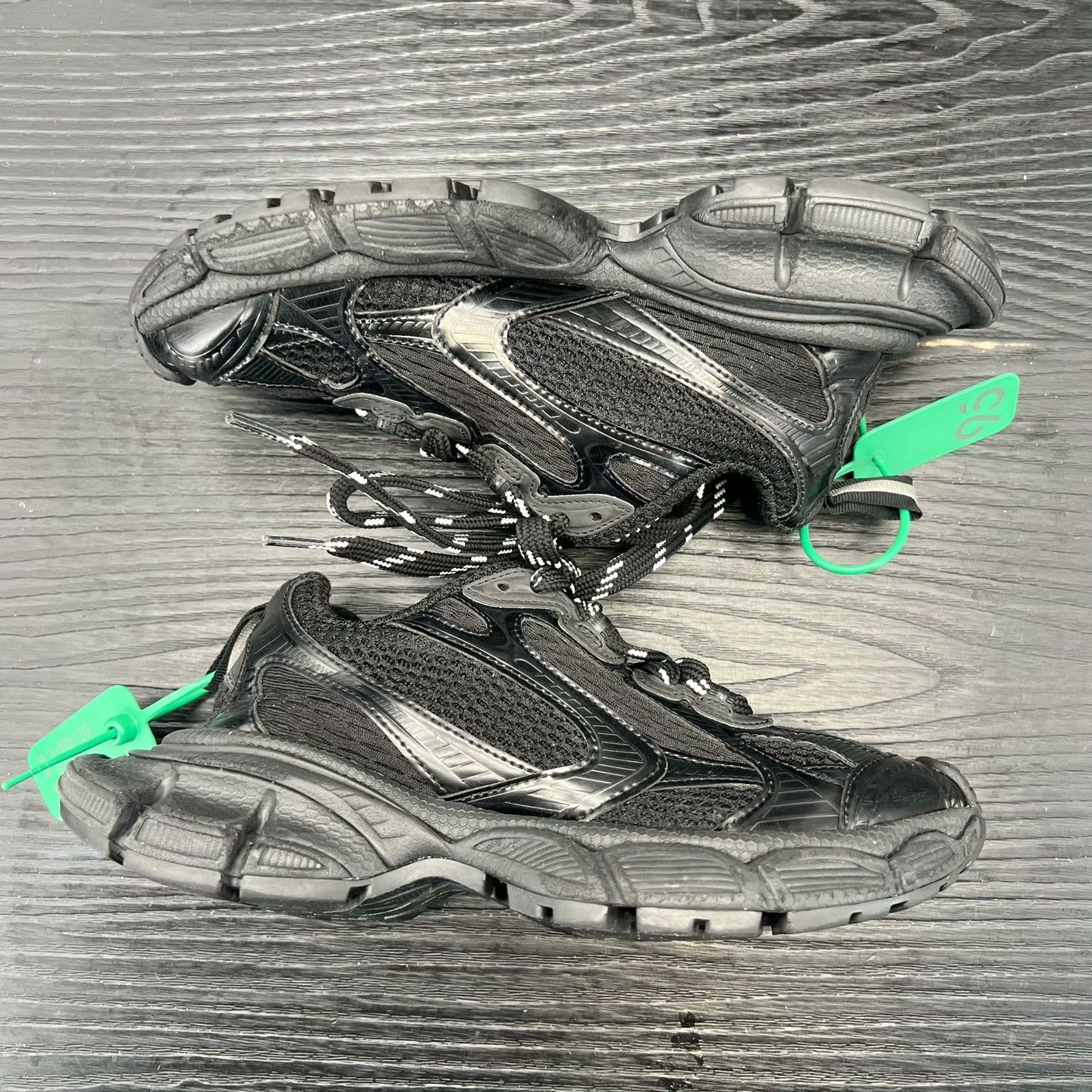 Balenciaga Balenciaga Black Lowtop Sneakers XXXL Men Size US 10 / EU 43 - 5 Thumbnail