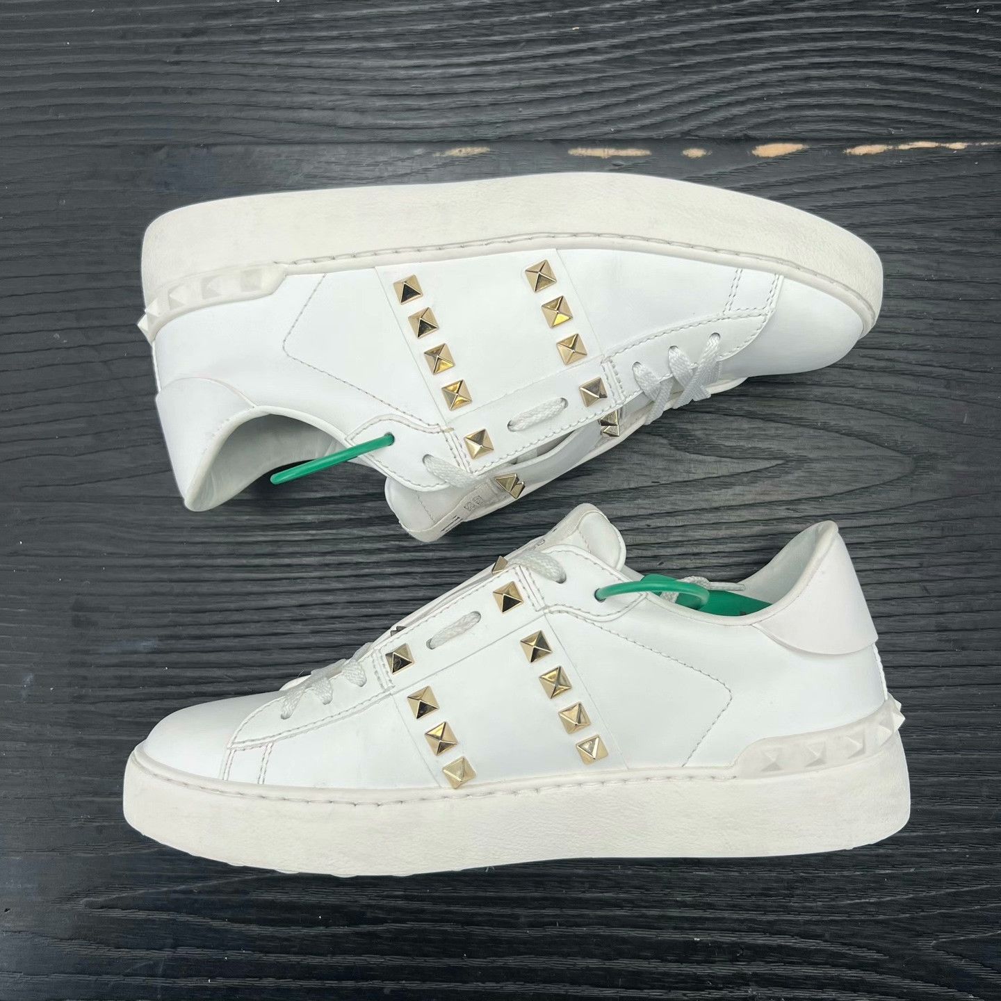 Valentino Valentino White Lowtop Sneakers 37 Women Size US 6.5 / IT 36.5 - 2 Thumbnail