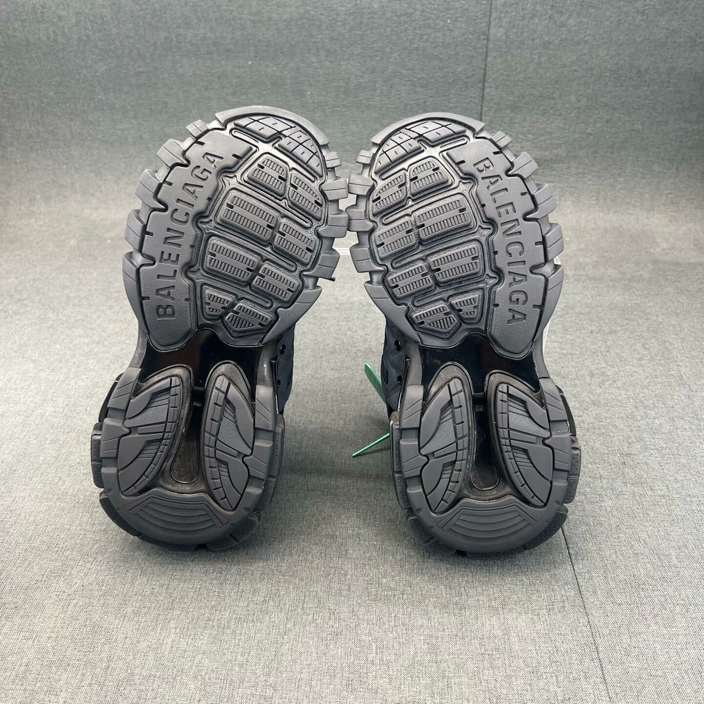 Balenciaga Balenciaga Black Lowtop Sneakers 37 Women Size US 6.5 / IT 36.5 - 6 Thumbnail