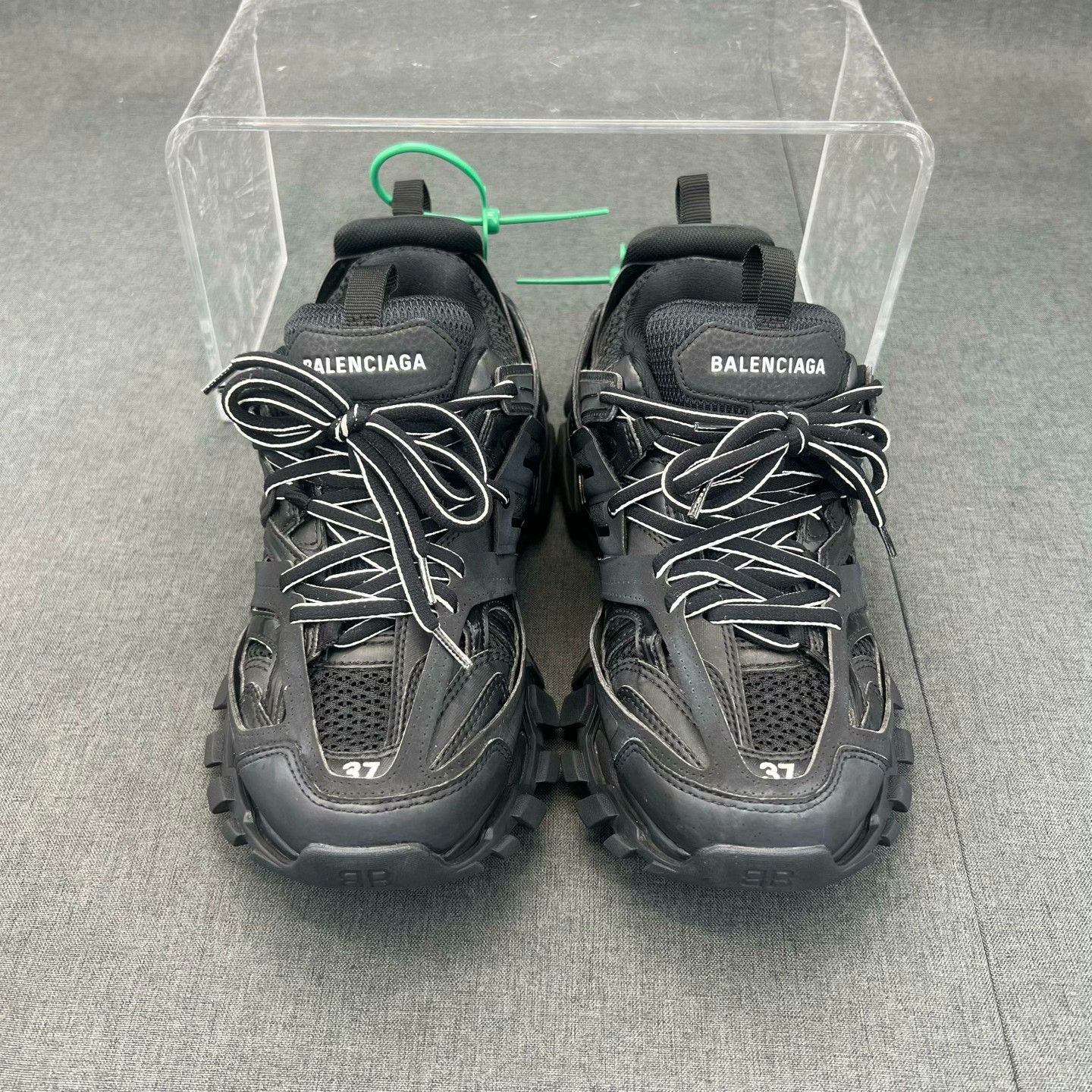 Balenciaga Balenciaga Black Lowtop Sneakers 37 Women Size US 6.5 / IT 36.5 - 4 Thumbnail