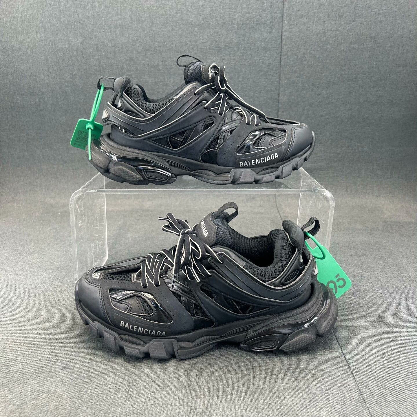 Balenciaga Balenciaga Black Lowtop Sneakers 37 Women Size US 6.5 / IT 36.5 - 3 Thumbnail