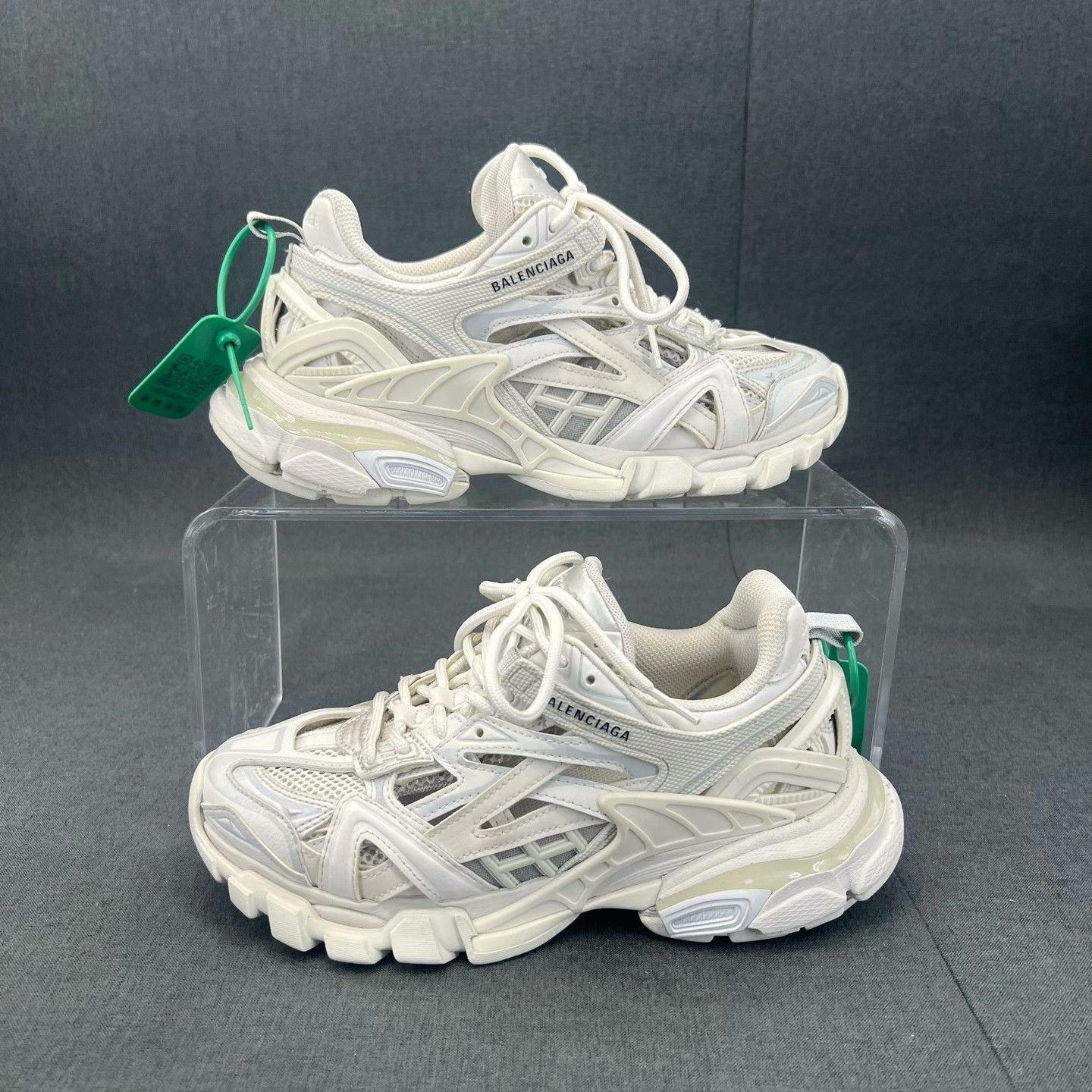 Balenciaga Balenciaga White Lowtop Sneakers 37 Women Size US 6.5 / IT 36.5 - 3 Thumbnail