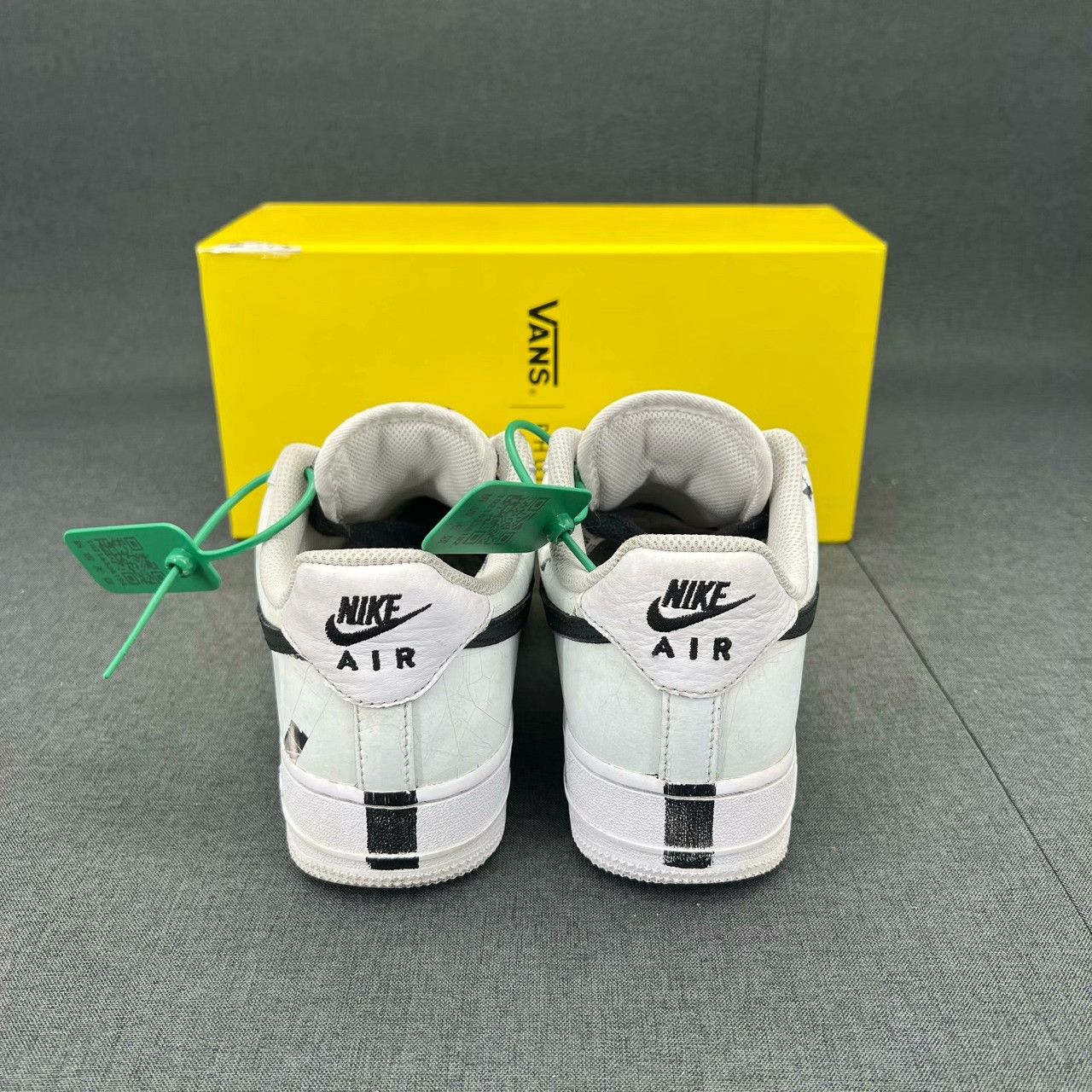 Nike Nike AF1 White Lowtop Sneakers 38 Men Size US 6 / EU 39 - 4 Thumbnail