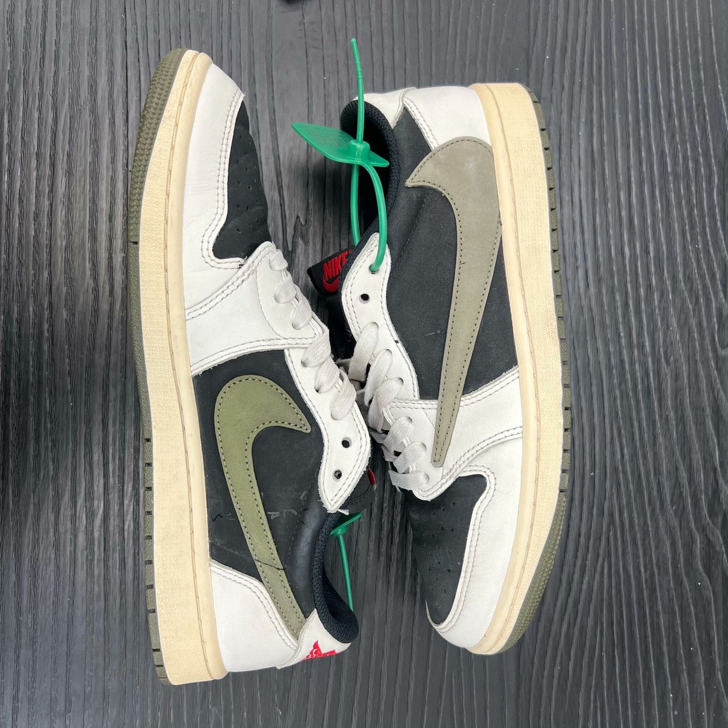 Nike Nike AJ1 Lowtop Sneakers 41 Men Size US 8.5 / EU 41-42 - 2 Thumbnail