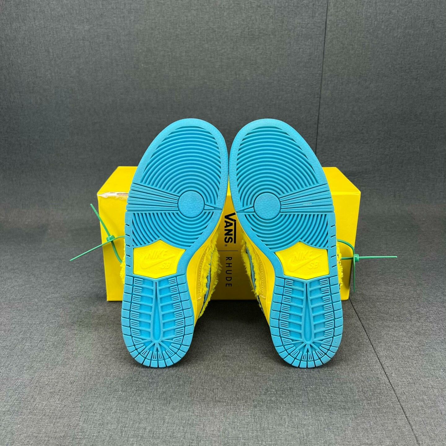 Nike Nike DUNK Yellow Lowtop Sneakers 37 Men Size US 5 / EU 37 - 5 Thumbnail