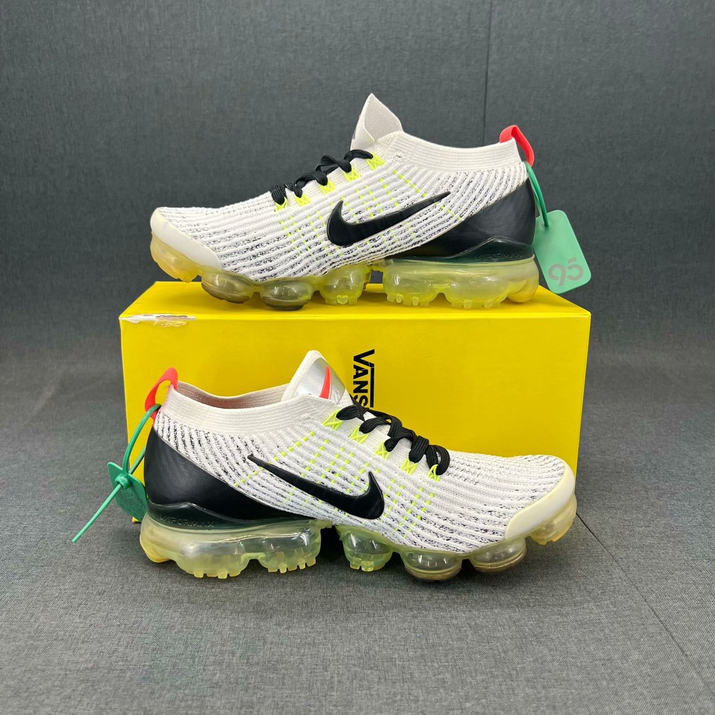 Nike Nike Yellow Lowtop Sneakers 42 Men Size US 9 / EU 42 - 6 Thumbnail