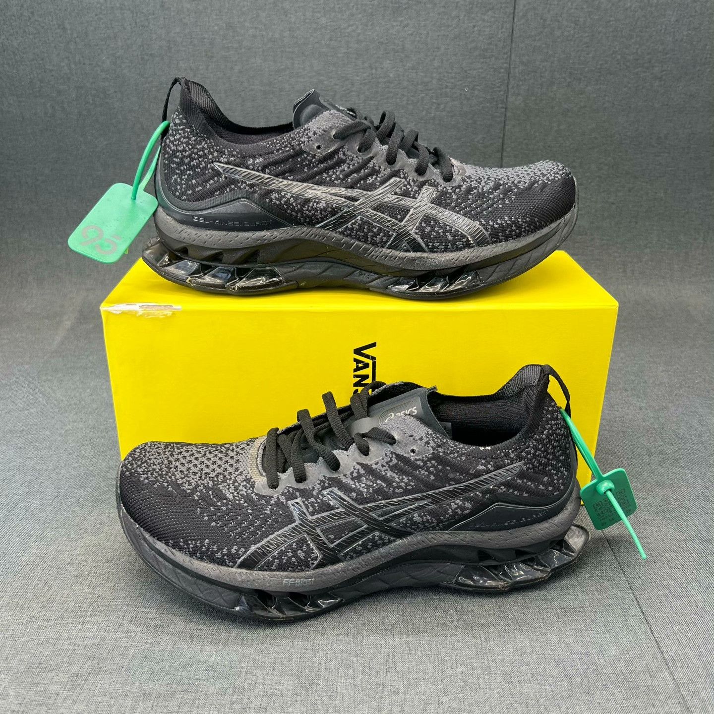 Asics Asics Black Lowtop Sneakers 41 Men Size US 8.5 / EU 41-42 - 2 Thumbnail