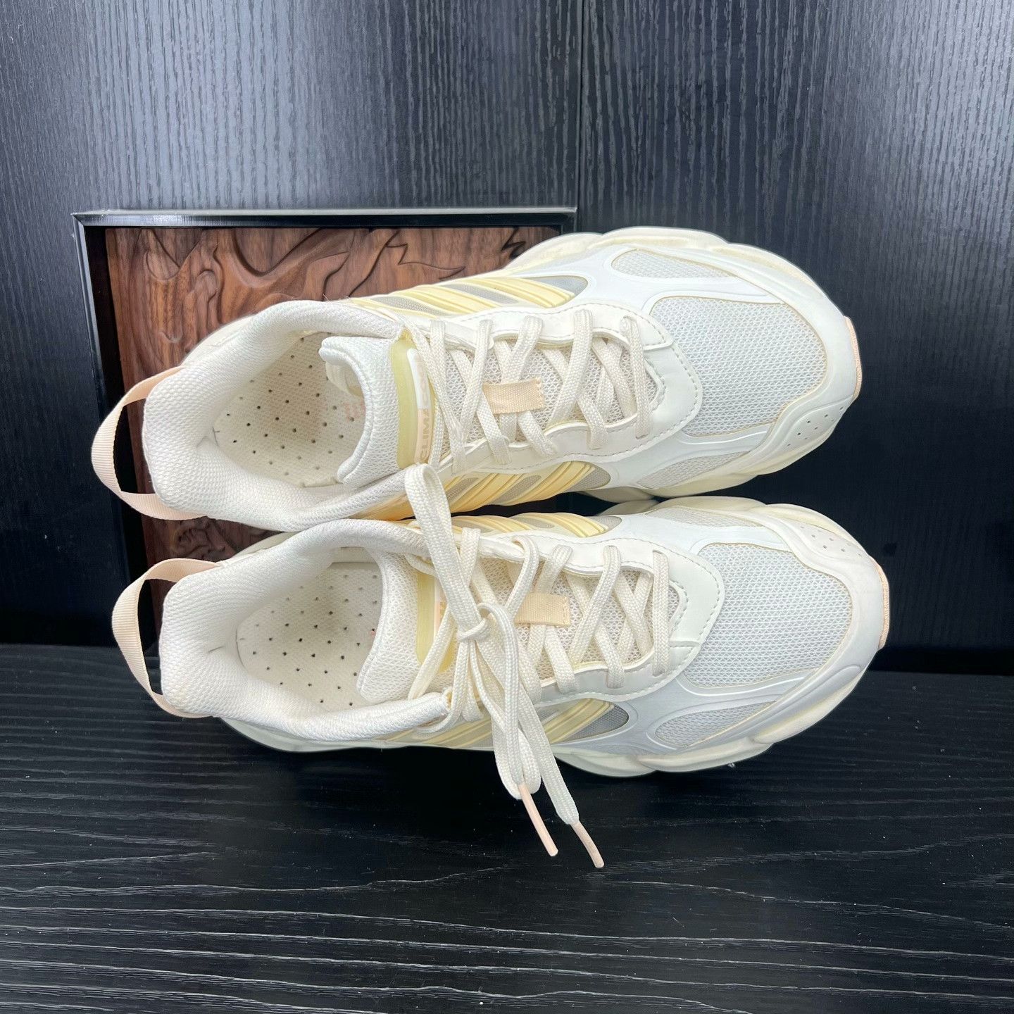 Adidas Adidas Yellow Lowtop Sneakers 38 Men Size US 6 / EU 39 - 8 Thumbnail