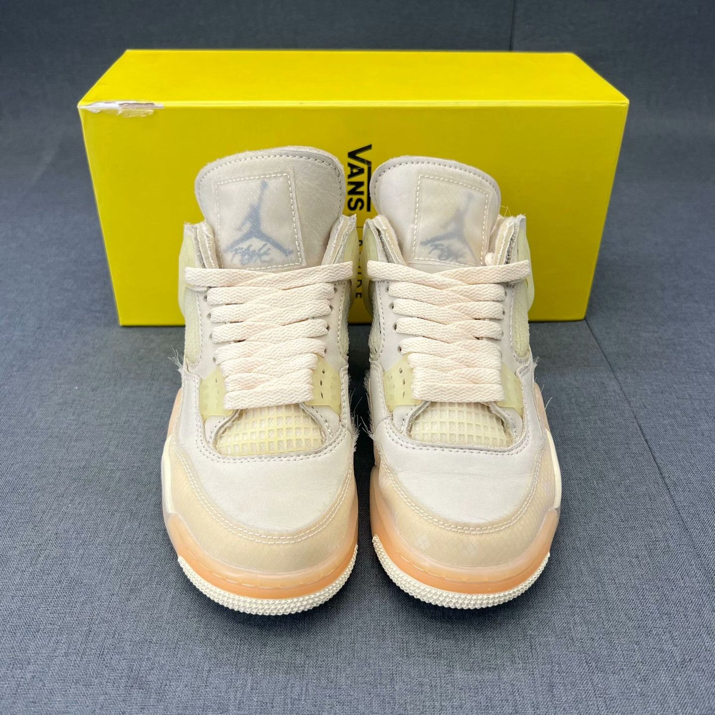Nike Nike AJ4 White Lowtop Sneakers 35 Men Size US 5 / EU 37 - 4 Thumbnail