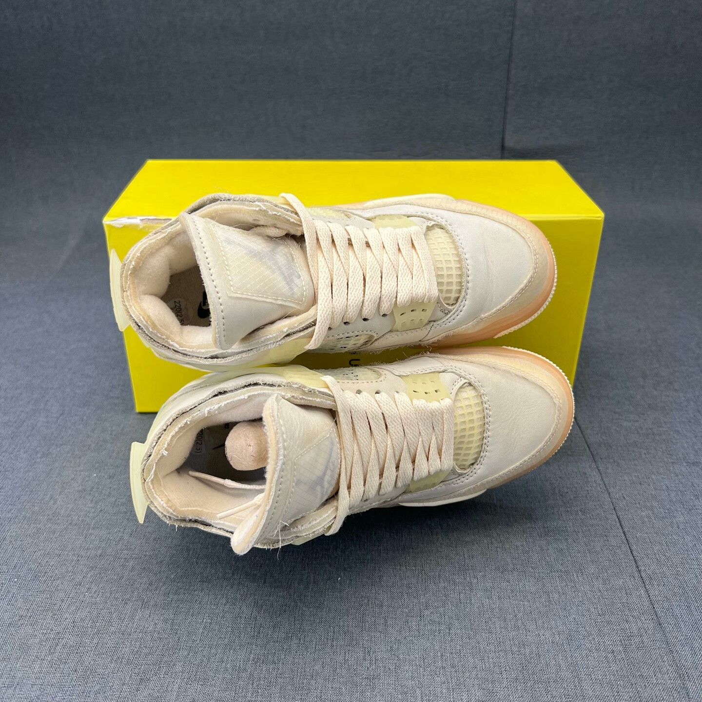 Nike Nike AJ4 White Lowtop Sneakers 35 Men Size US 5 / EU 37 - 8 Thumbnail