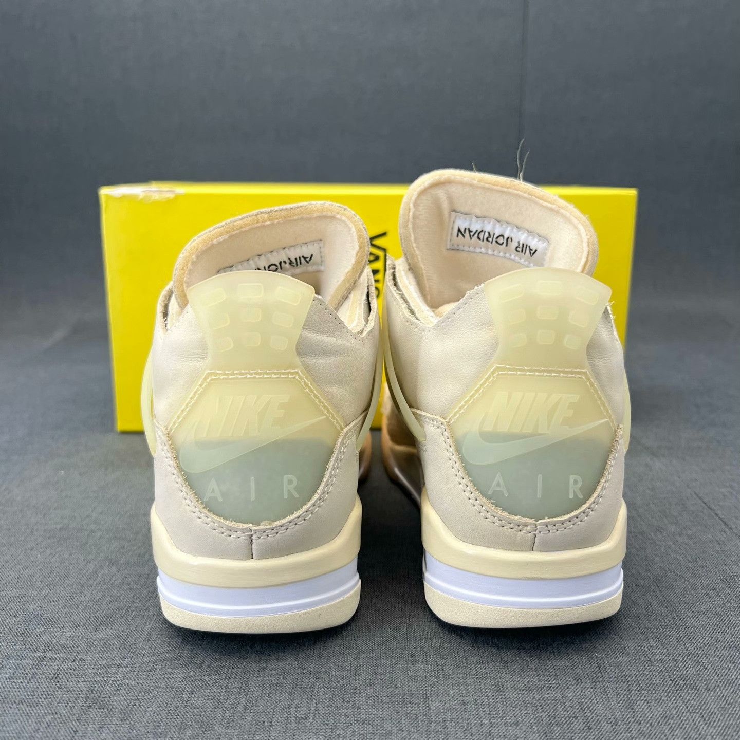 Nike Nike AJ4 White Lowtop Sneakers 35 Men Size US 5 / EU 37 - 5 Thumbnail