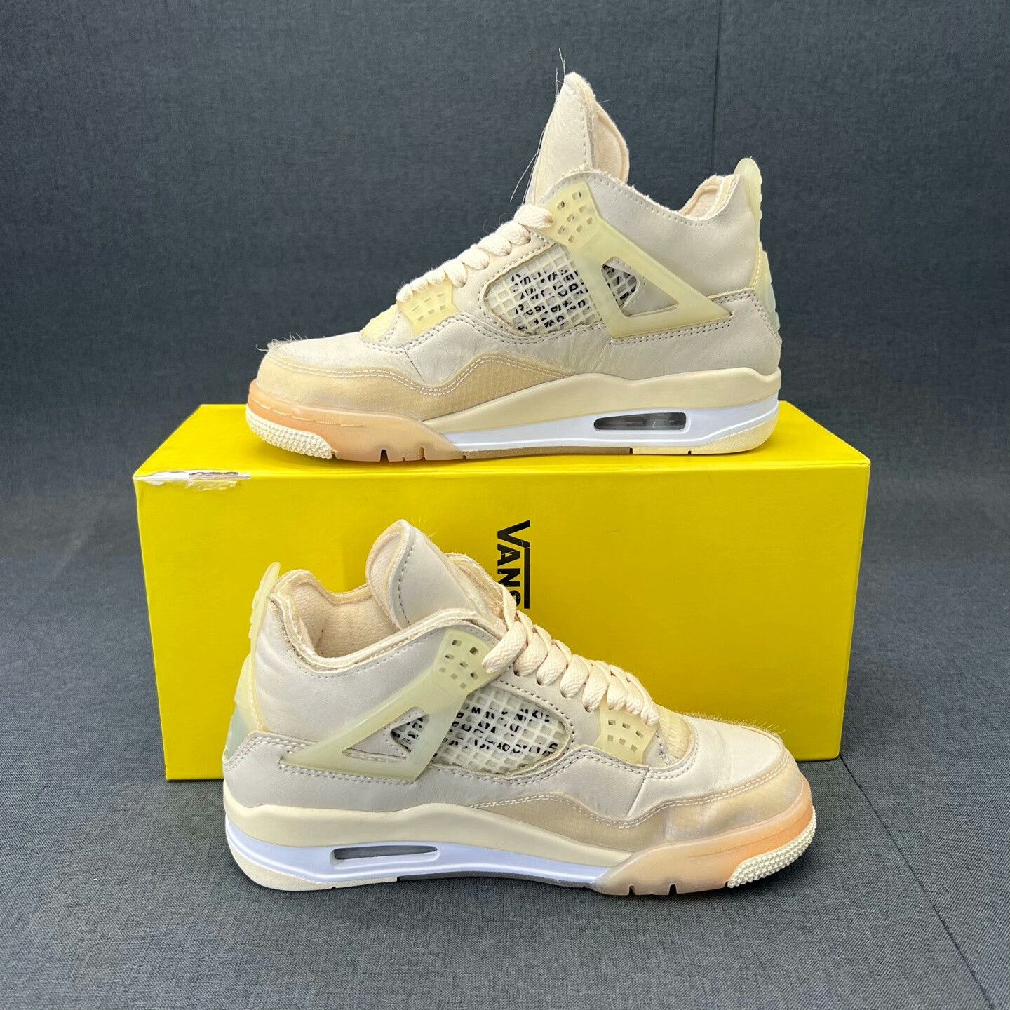 Nike Nike AJ4 White Lowtop Sneakers 35 Men Size US 5 / EU 37 - 3 Thumbnail