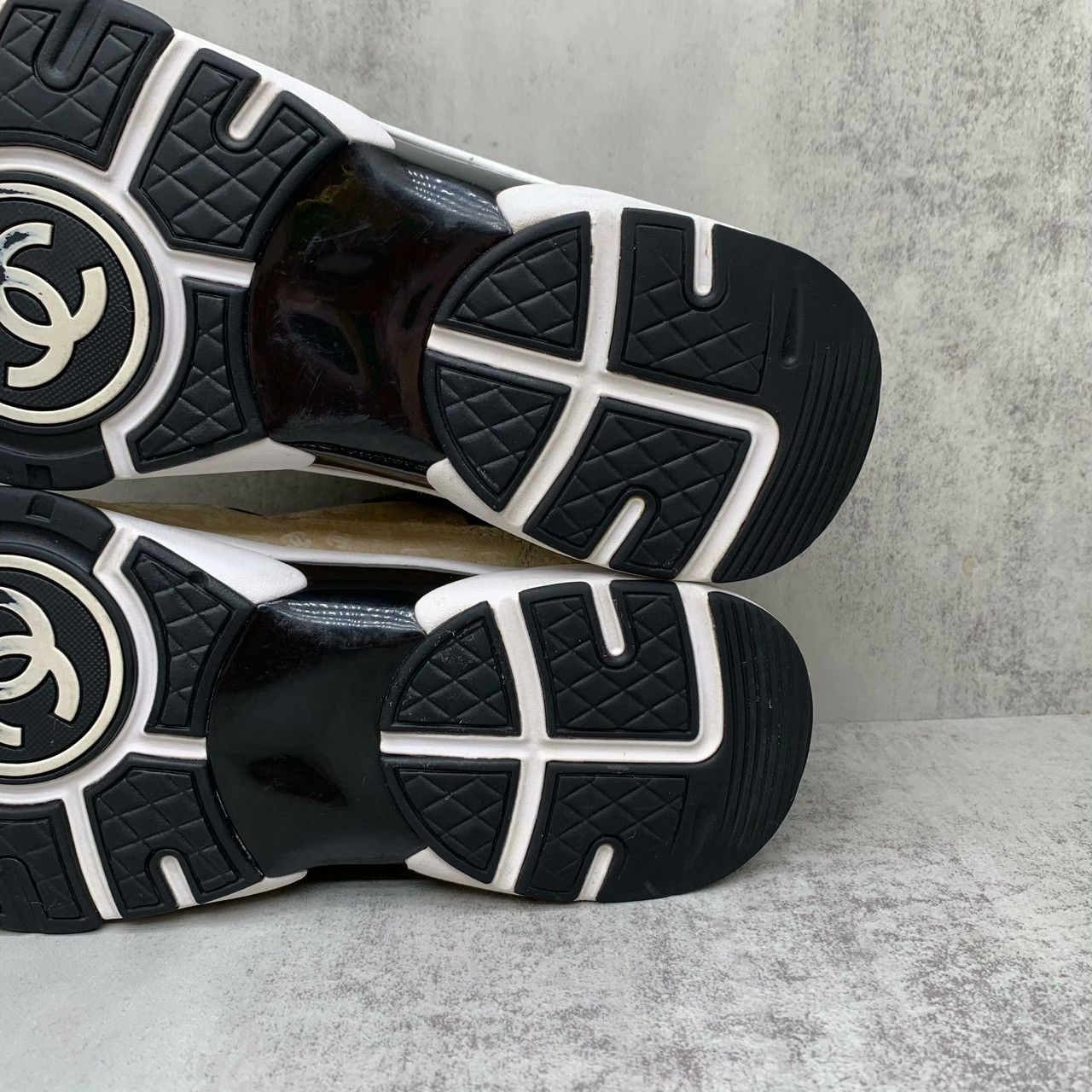 Chanel Chanel Lowtop Sneakers 38.5 Women Size US 8.5 / IT 38.5 - 9 Thumbnail