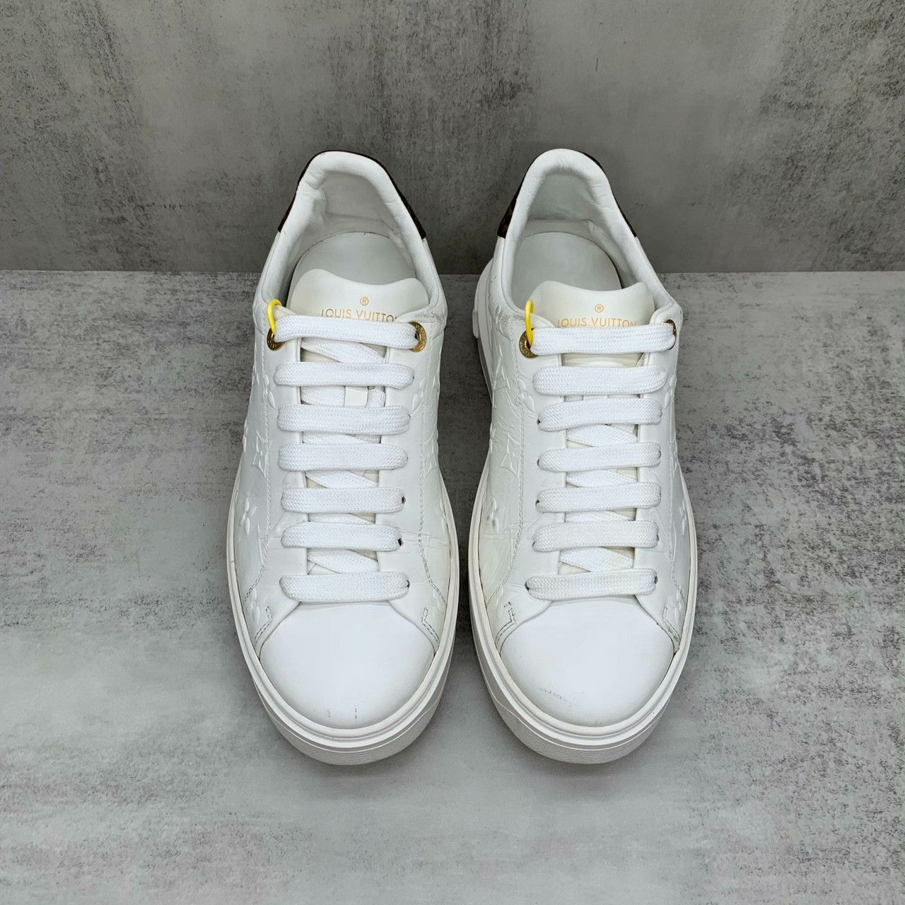 Louis Vuitton Louis Vuitton White Lowtop Sneakers 39 Men Size US 6.5 / EU 39-40 - 4 Thumbnail