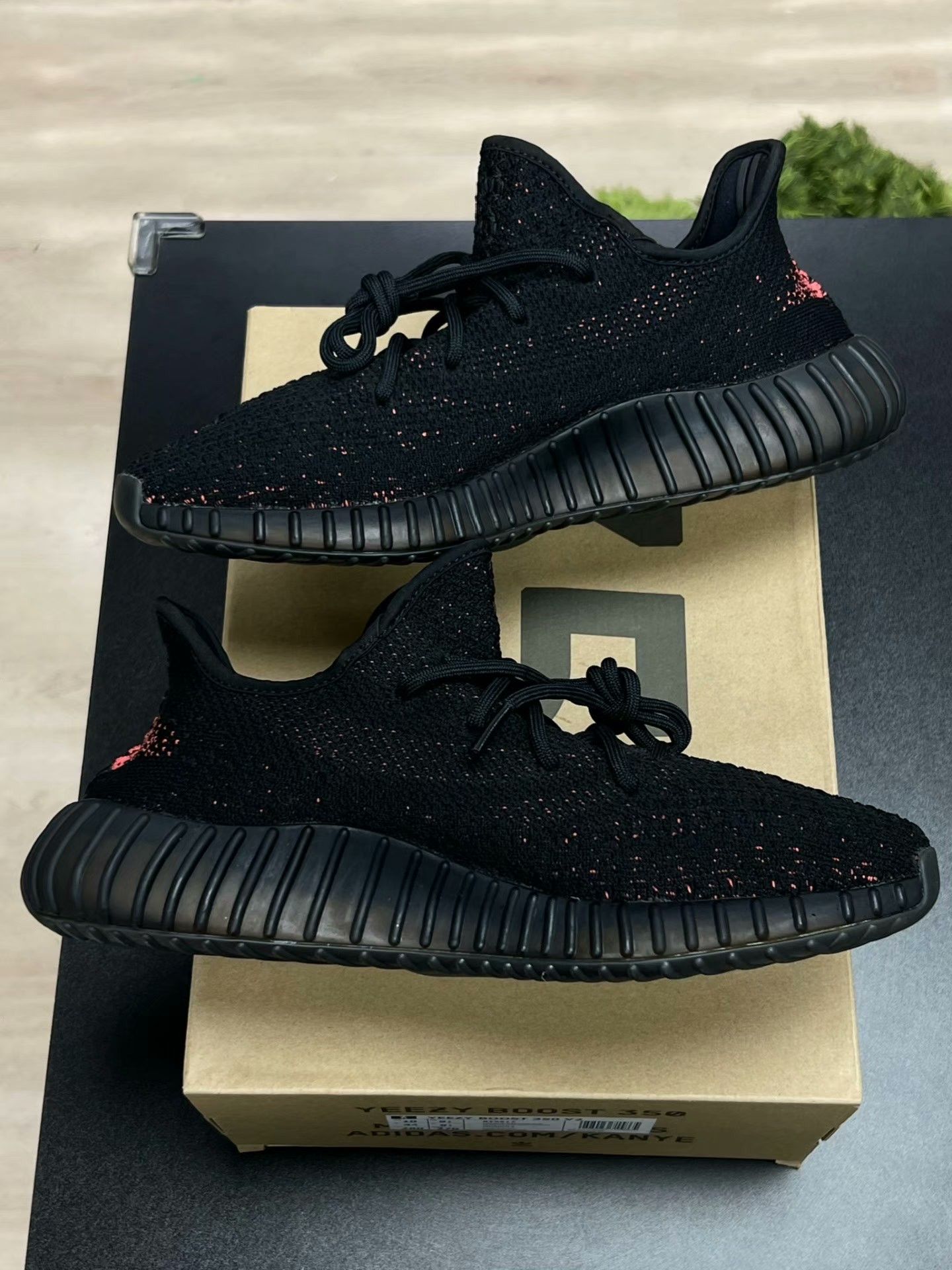 Adidas Adidas YEEZY350 Pink Lowtop Sneakers 44 Men Size US 10.5 / EU 43-44 - 6 Thumbnail