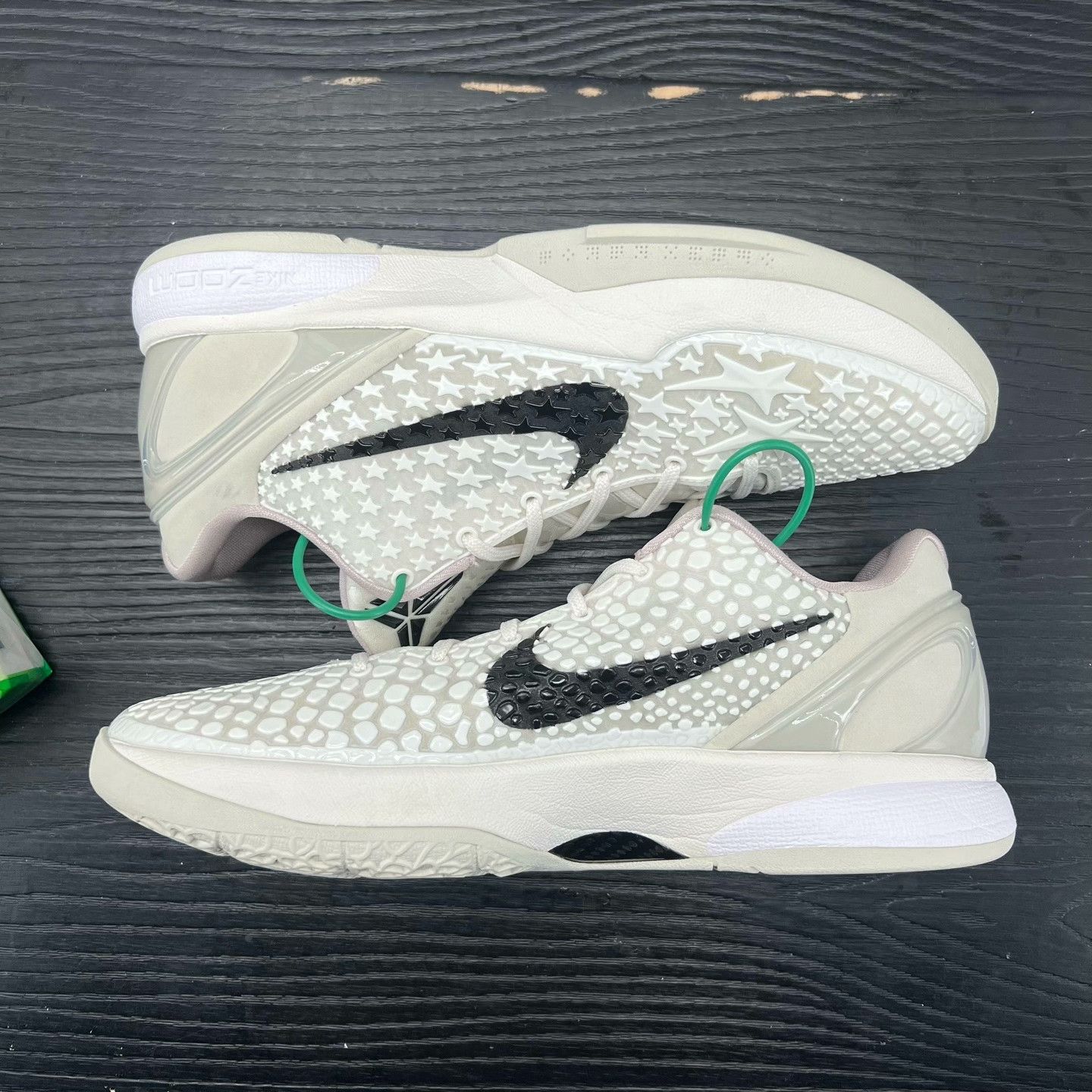 Nike Nike White Lowtop Sneakers 43 Men Size US 10 / EU 43 - 2 Thumbnail