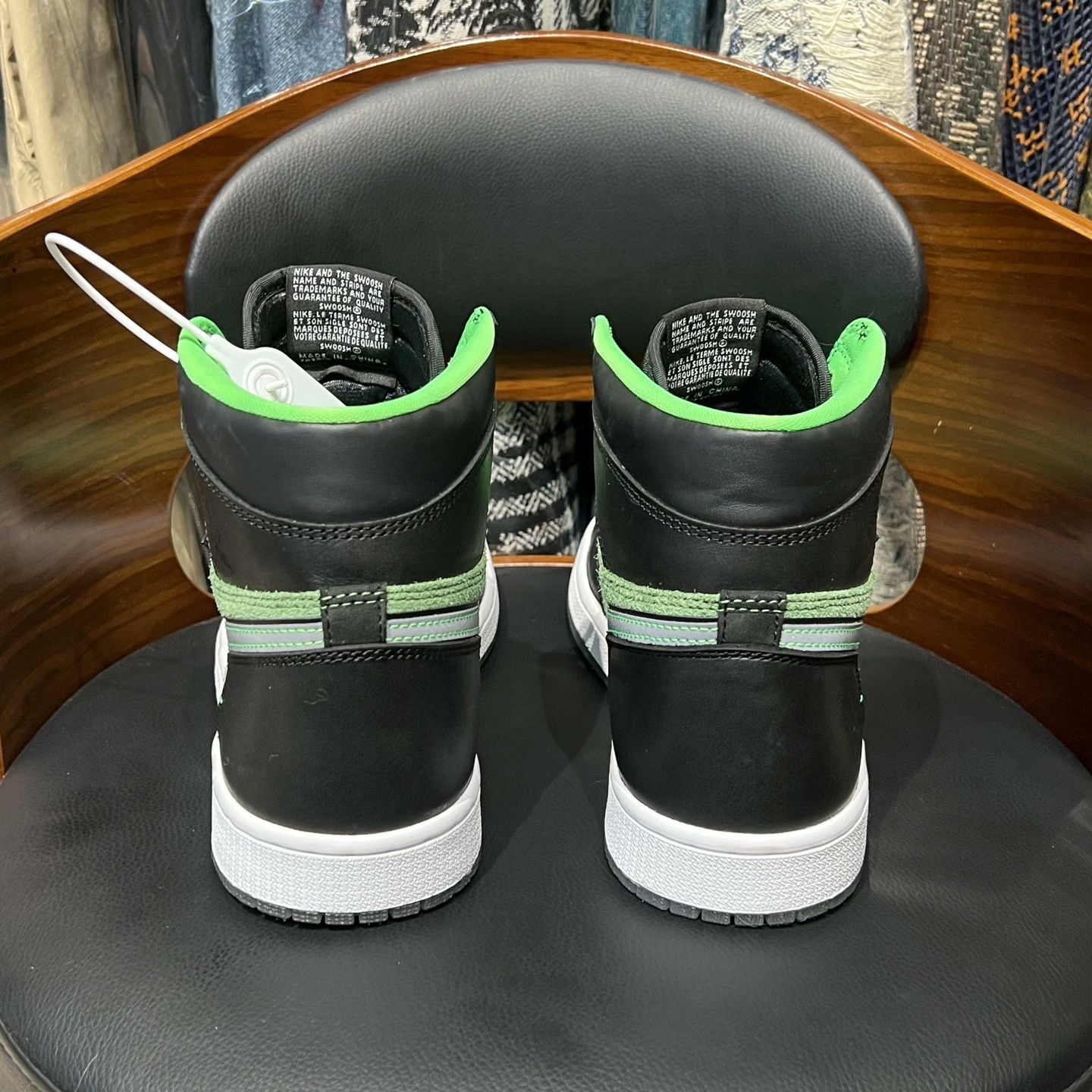 Nike Nike AJ1 Green Lowtop Sneakers 44 Men Size US 10.5 / EU 43-44 - 3 Thumbnail