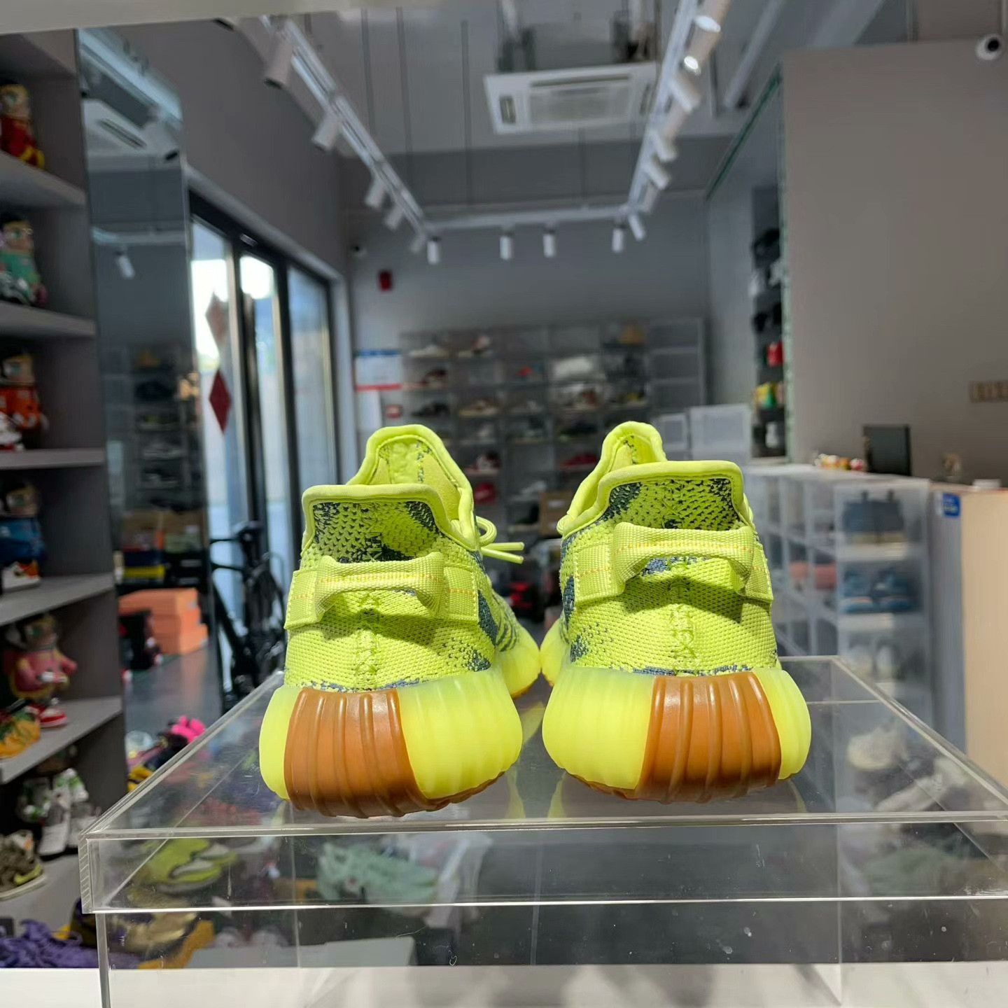 Yeezy Yeezy Yellow Lowtop Sneakers 44 Men Size US 10.5 / EU 43-44 - 4 Thumbnail