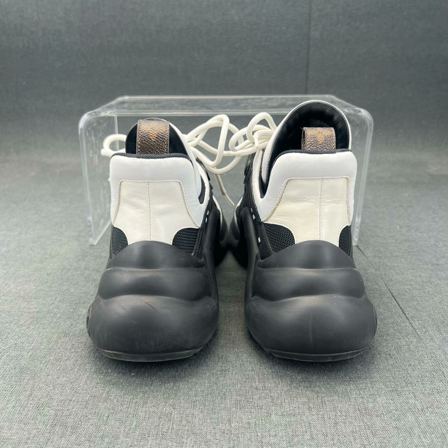 Louis Vuitton Louis Vuitton Black Lowtop Sneakers 38 Men Size US 6 / EU 39 - 6 Thumbnail