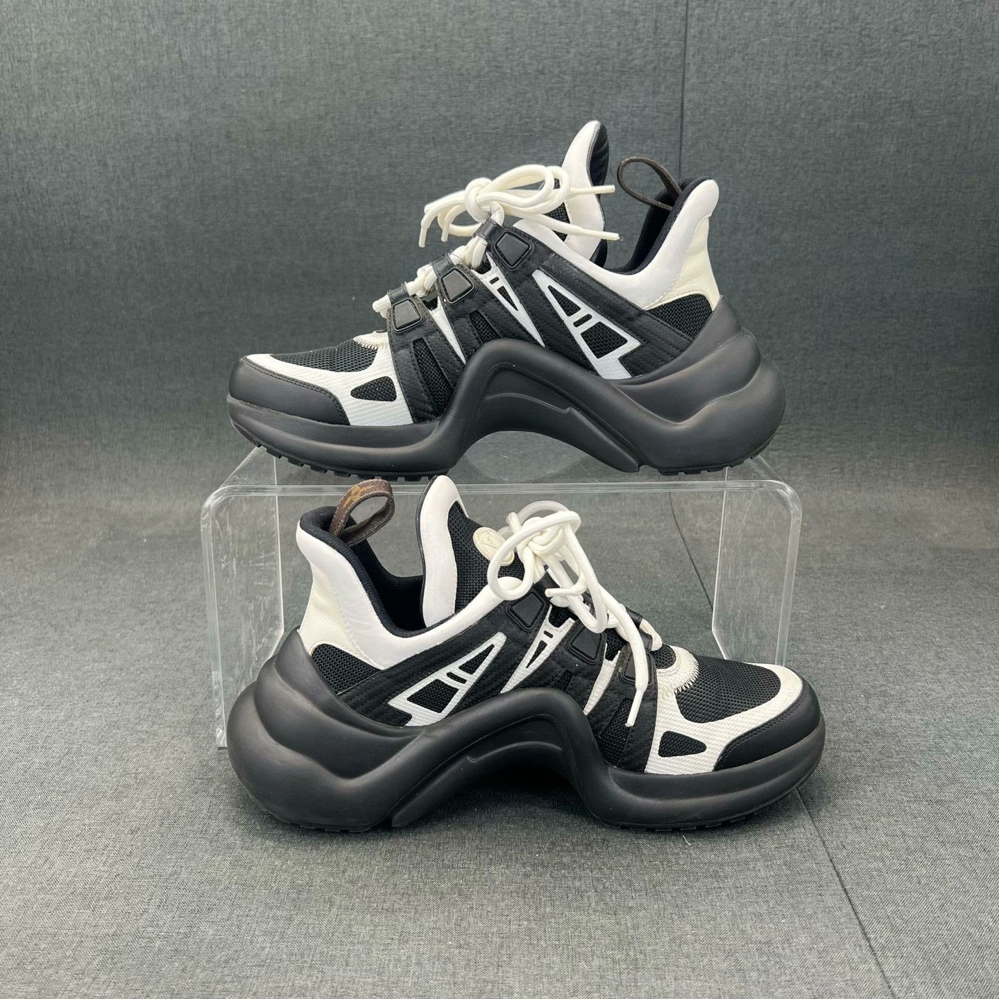 Louis Vuitton Louis Vuitton Black Lowtop Sneakers 38 Men Size US 6 / EU 39 - 3 Thumbnail
