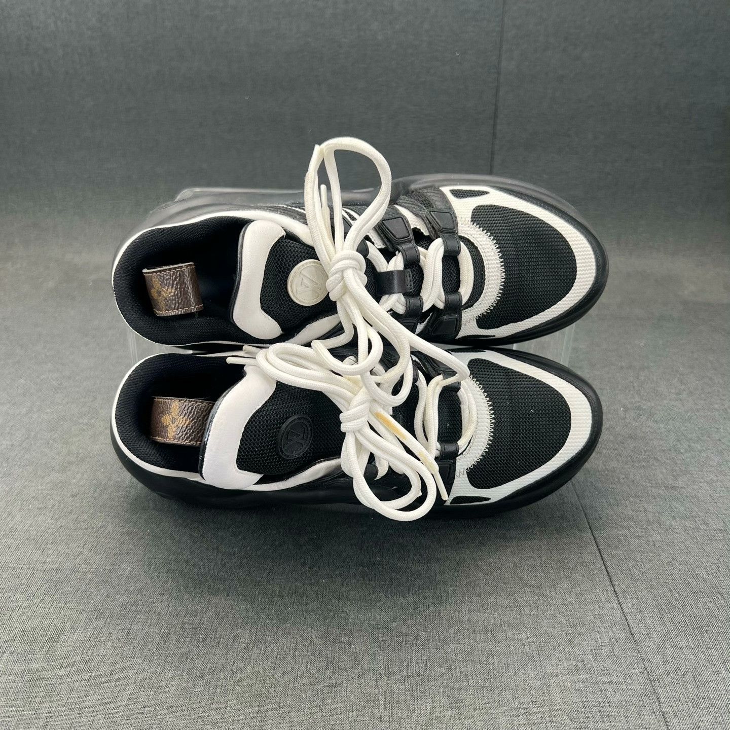 Louis Vuitton Louis Vuitton Black Lowtop Sneakers 38 Men Size US 6 / EU 39 - 5 Thumbnail