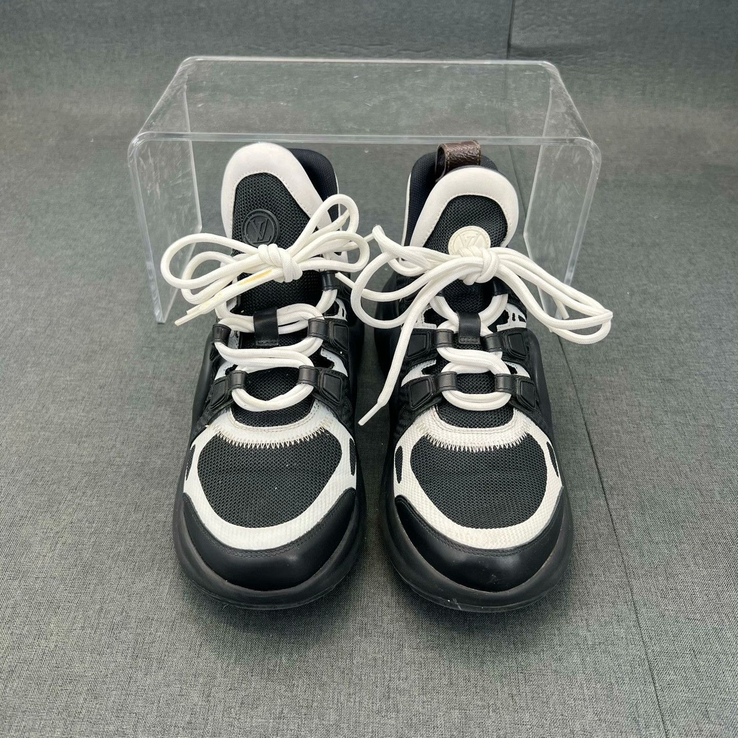 Louis Vuitton Louis Vuitton Black Lowtop Sneakers 38 Men Size US 6 / EU 39 - 4 Thumbnail