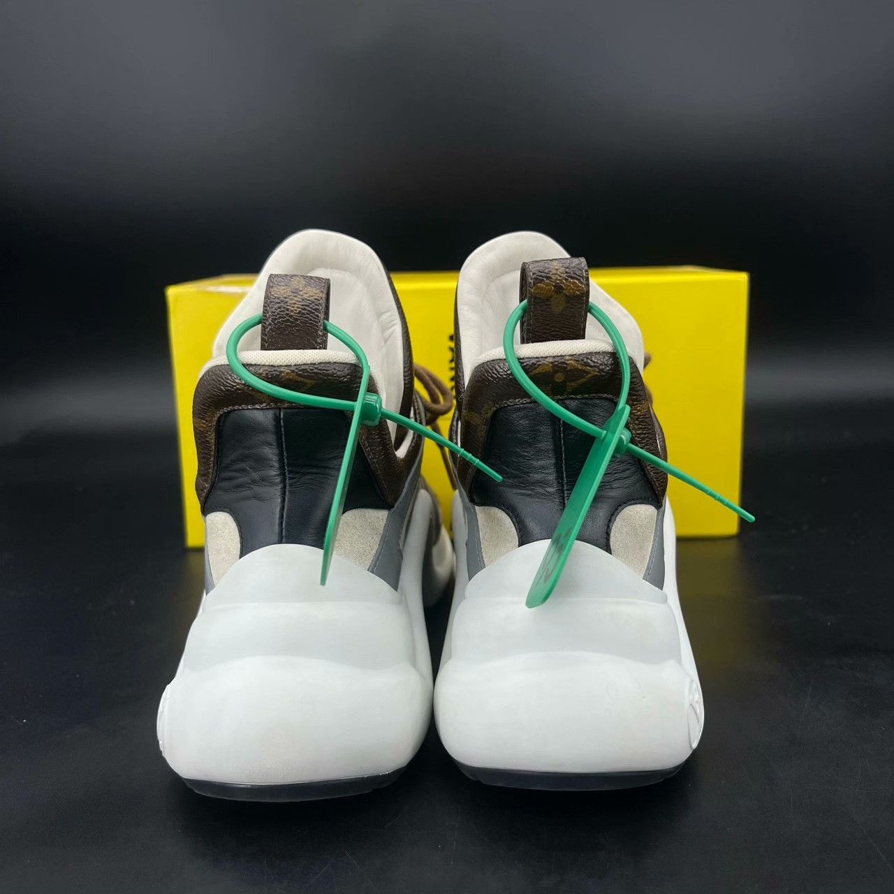 Louis Vuitton Louis Vuitton Multi Lowtop Sneakers 35 Women Size US 5 / IT 35 - 5 Thumbnail