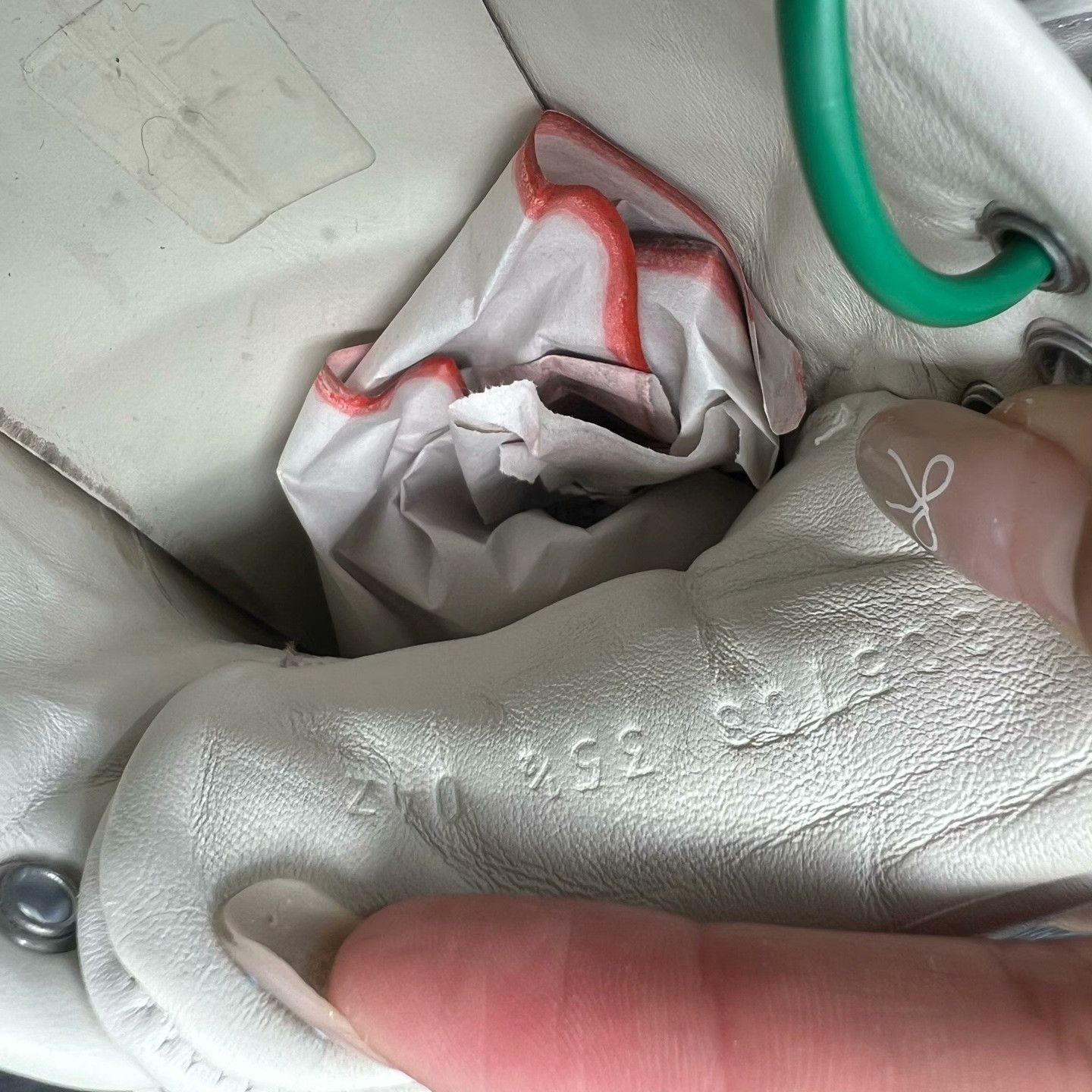 Gucci Gucci White Lowtop Sneakers 35 Women Size US 5 / IT 35 - 8 Thumbnail